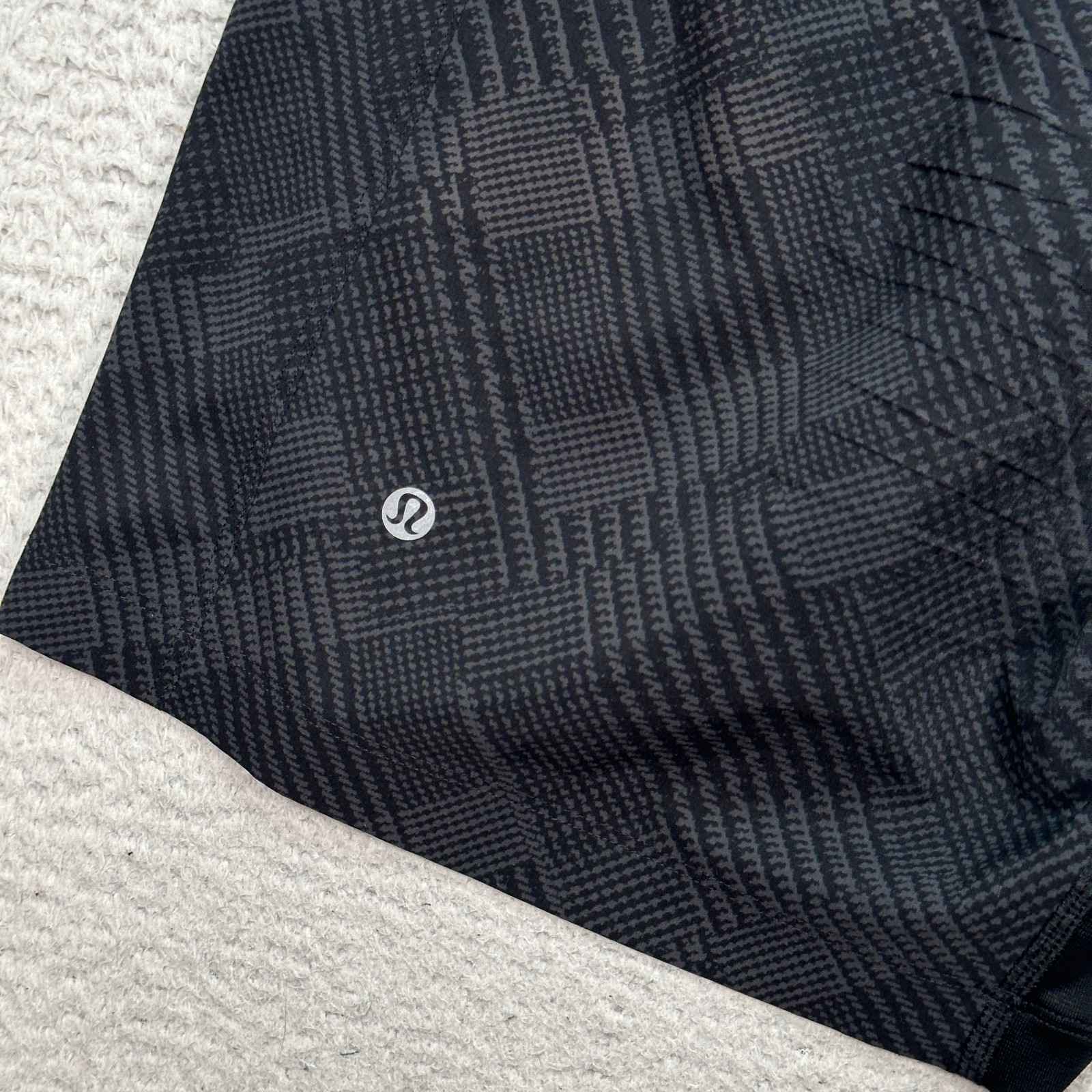 Lululemon The Short Men’s Size 32 Lined Active Athletic Workout Gym 8″