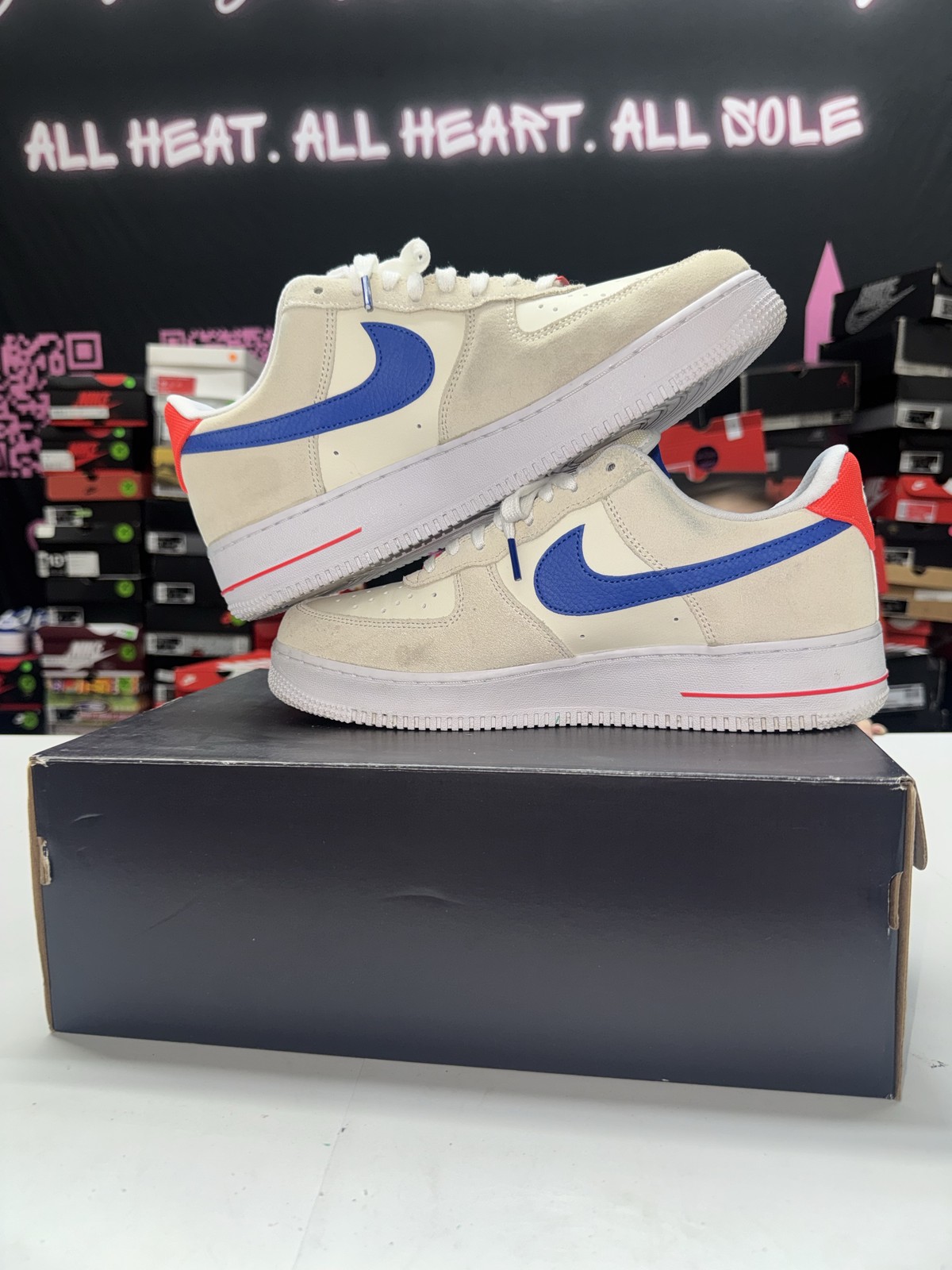 Nike Air Force 1 Low ’07 LV8 Coconut Milk Hyper Royal 10.5M/12W Pre-Owned Origin