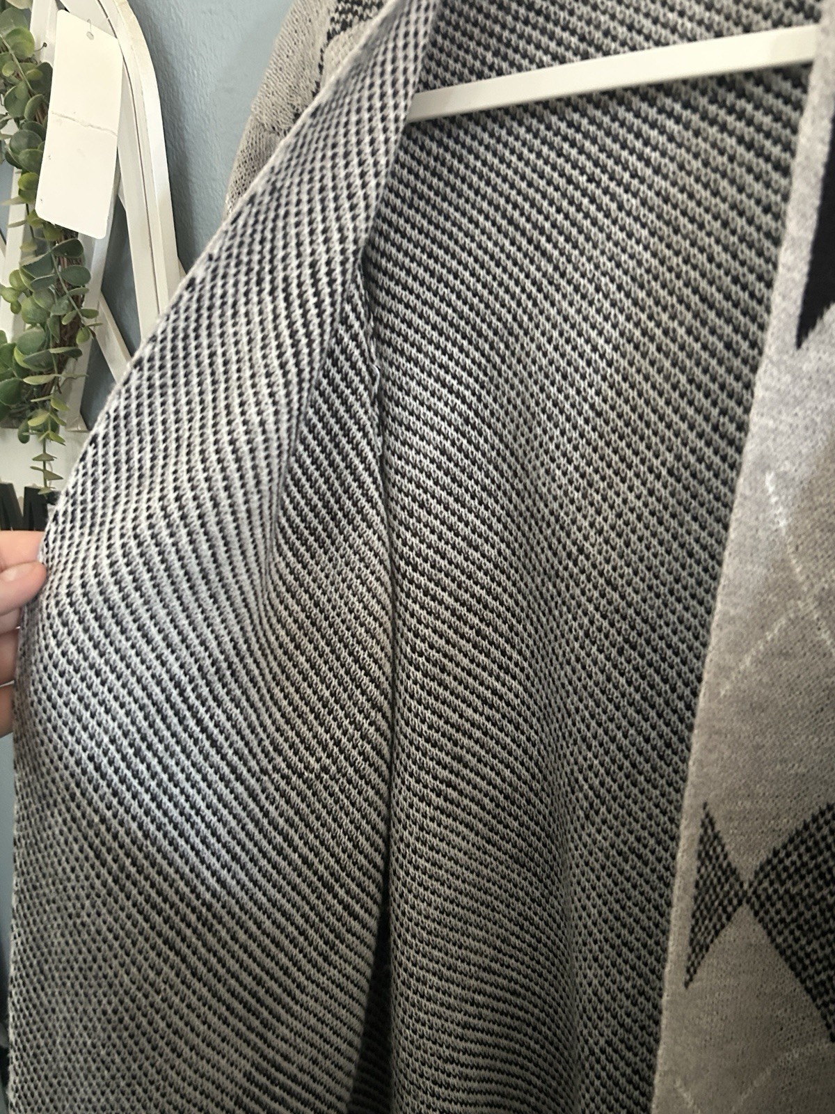 Alison Andrews Plus 2X Gray/Black/White Argyle Open Front Pocket Cardigan