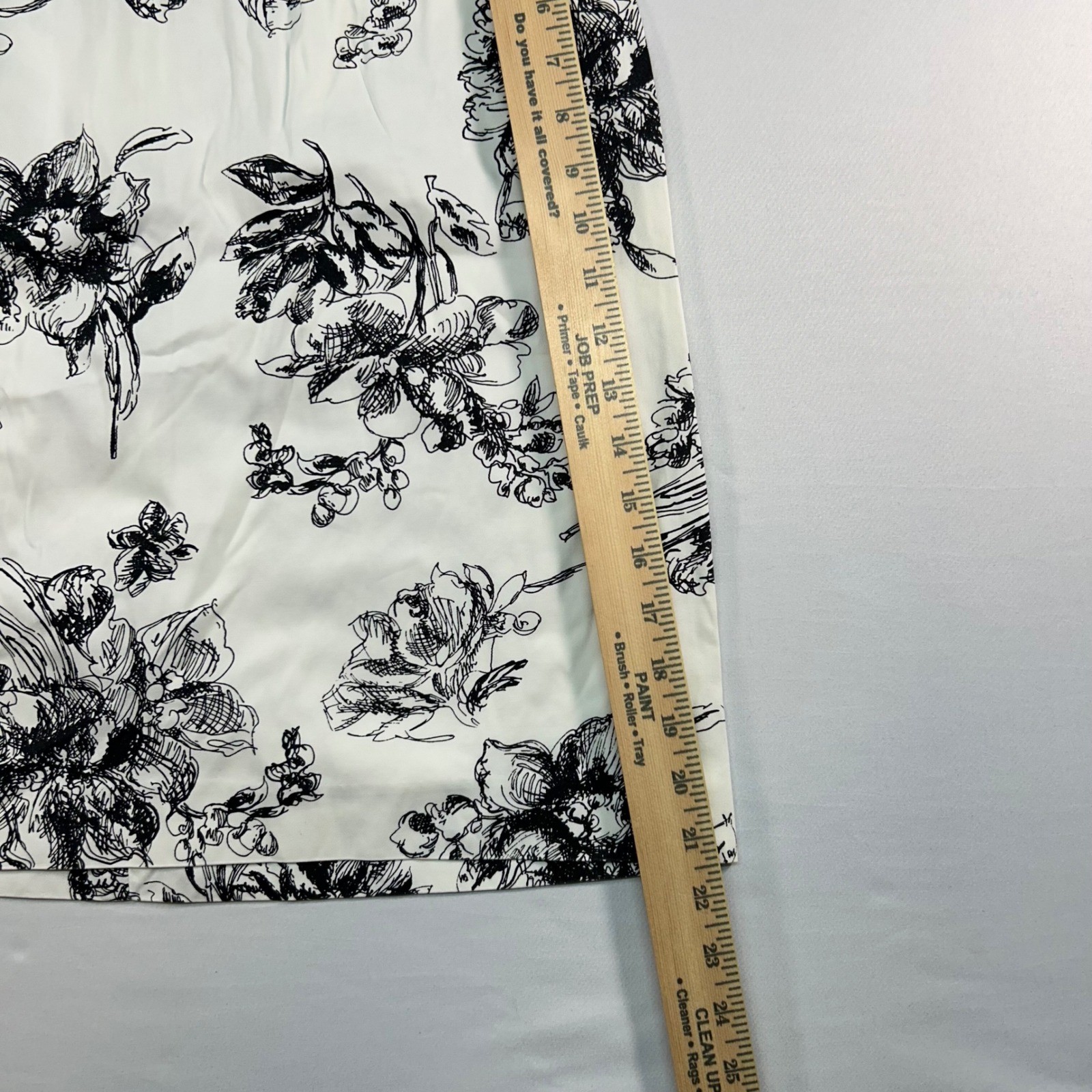 Eddie Bauer Womens Petite 4 White Black Floral Sketch Cotton A-Line Skirt