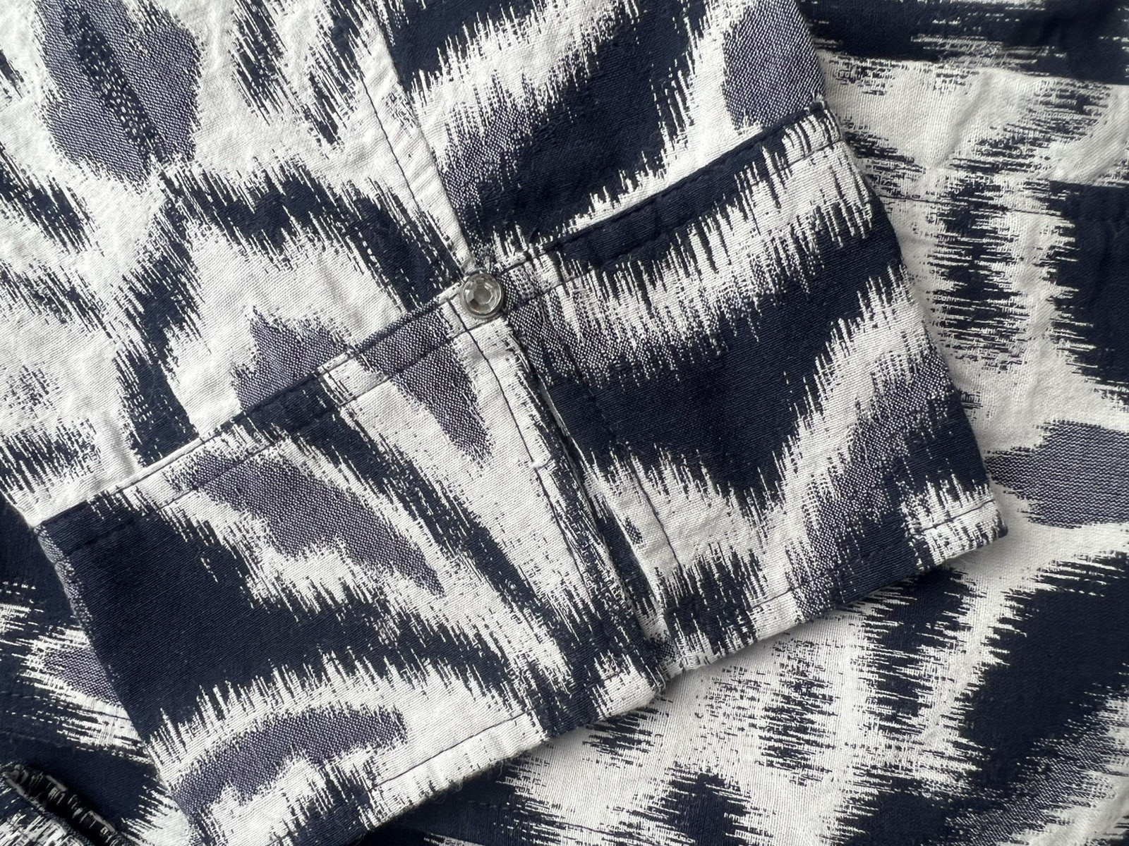 Chico’s Womens Jacket Size 1 Sm Open Front Navy Grey Cream Sher Ikat Jacquard