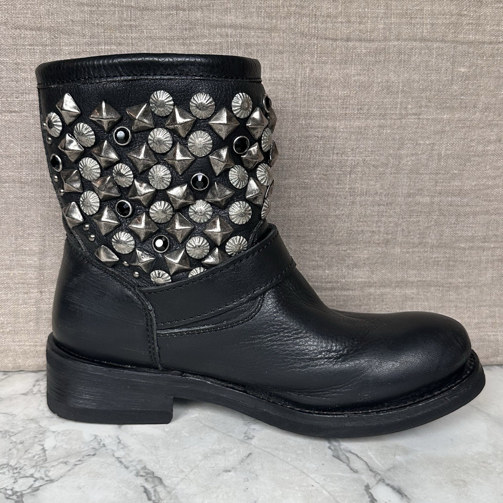 Ash Titanic Distressed Black Leather Ankle Boots Sz 6 Moto Biker Studs R-Stone