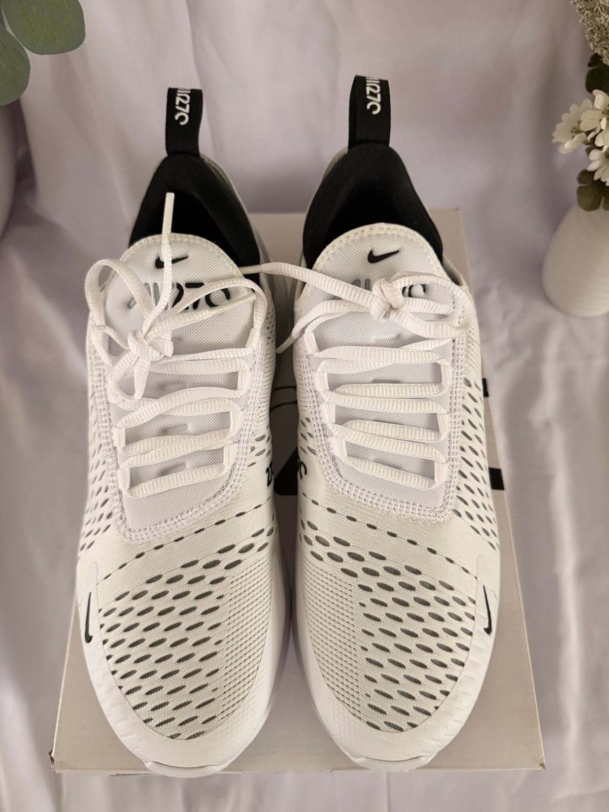 Nike Air Max 270 Men’s Low Top Lace-Up Sneakers White/Black/Gray AH8050-100