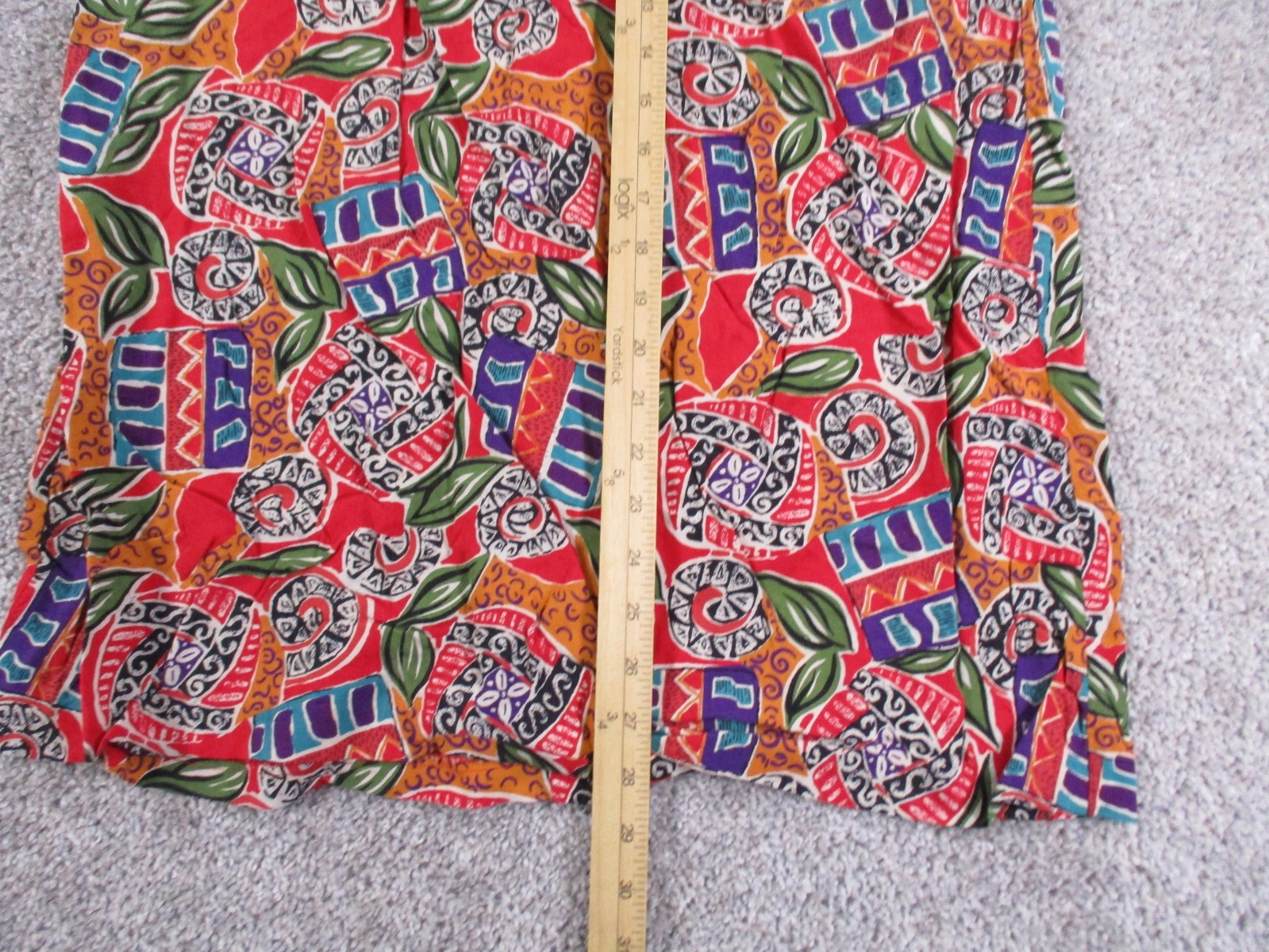 Requirements Medium Womens Skirt Red Geometric Rayon Vintage