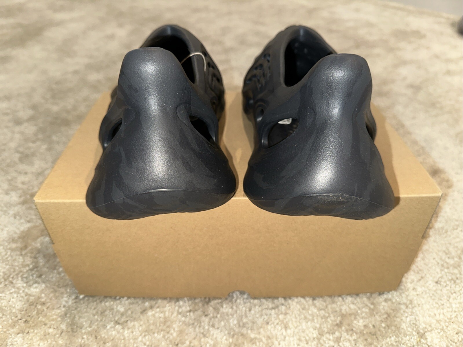 adidas Yeezy Foam RNR Onyx – Size 10