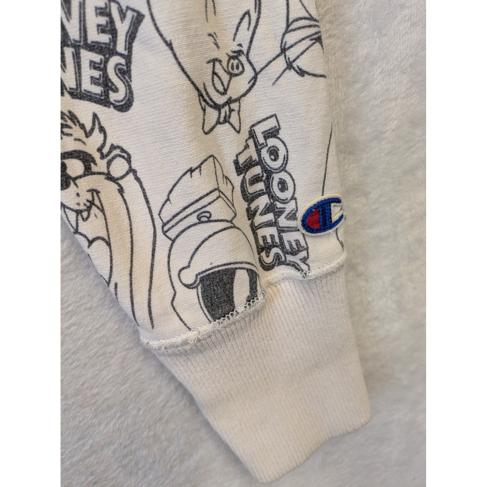 Champion Todd Snyder Sweatshirt Men’s Small Cream Looney Tunes All Over Print