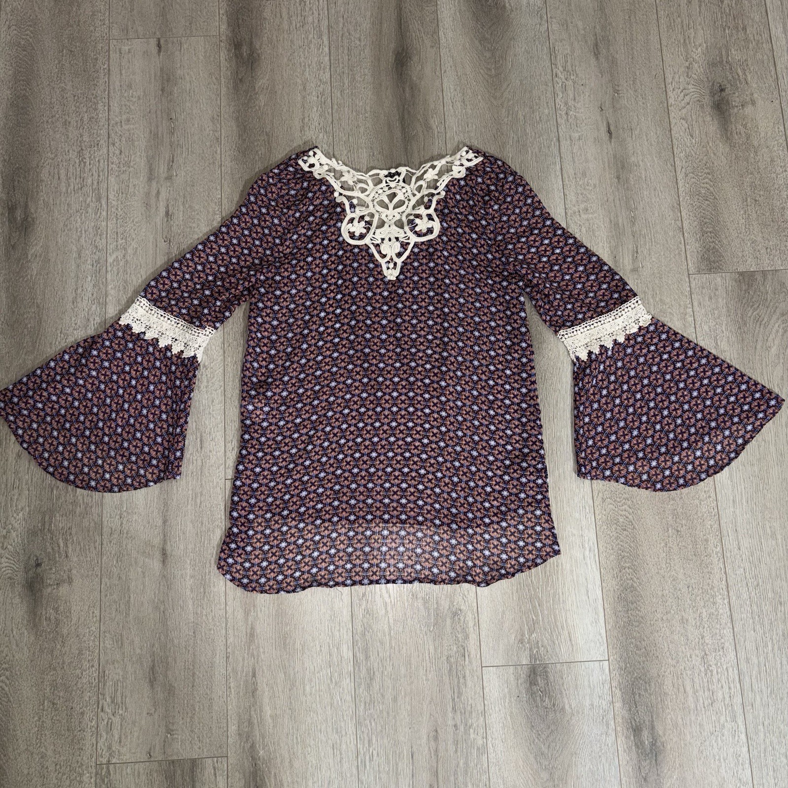 Retro 70s Style Medallion Peasant Top Dramatic Flare Sleeves & Lace Boho