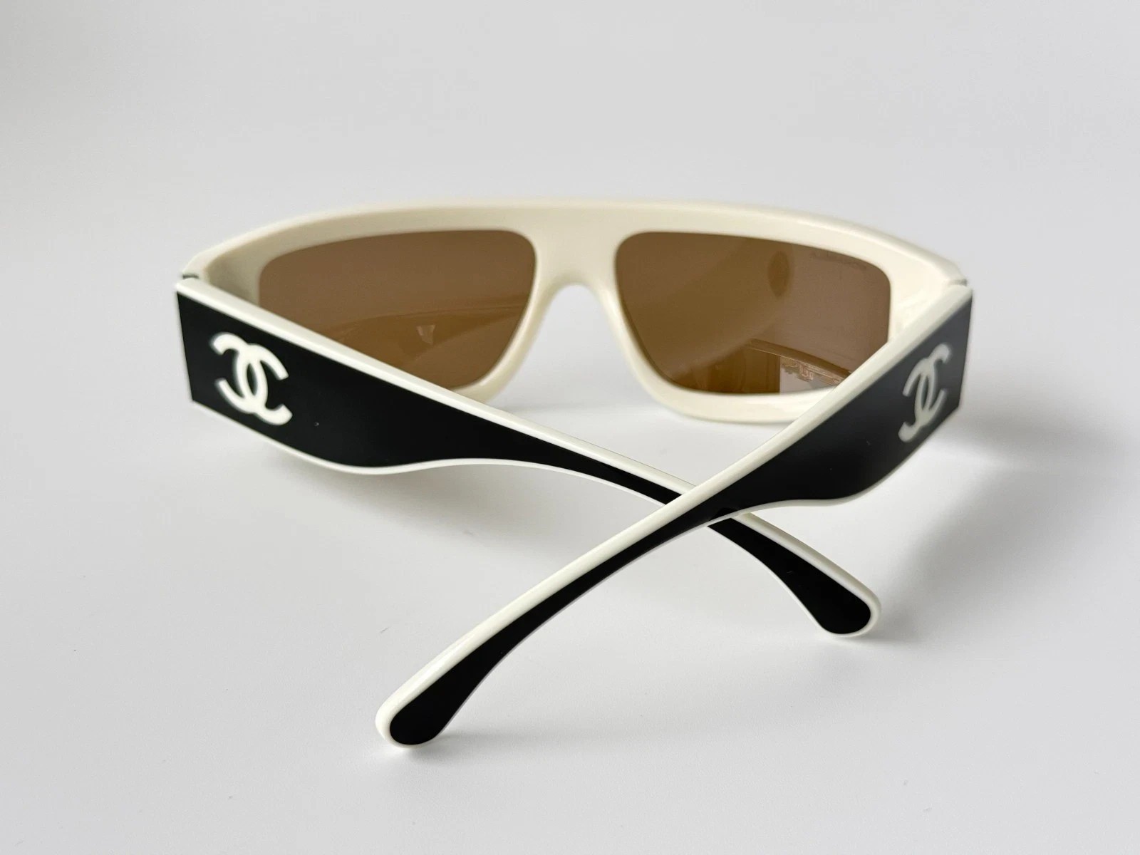 CHANEL CH6057 Shield Wrap Sunglasses Black Beige Brown Lens Unisex 54-19-145