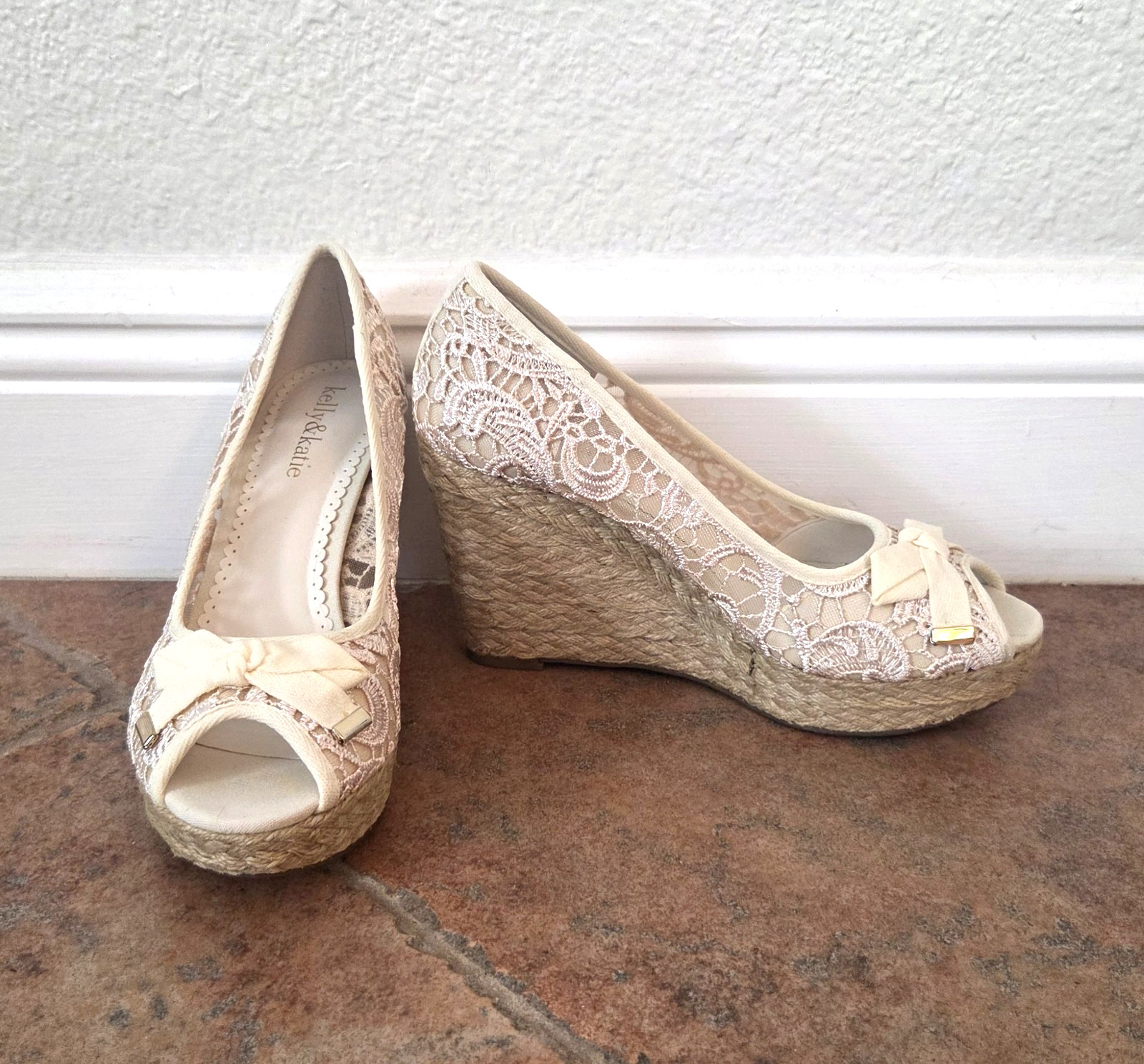 New: Kelly & Katie Belinda Wedge Heels -Cream- Size 7.5