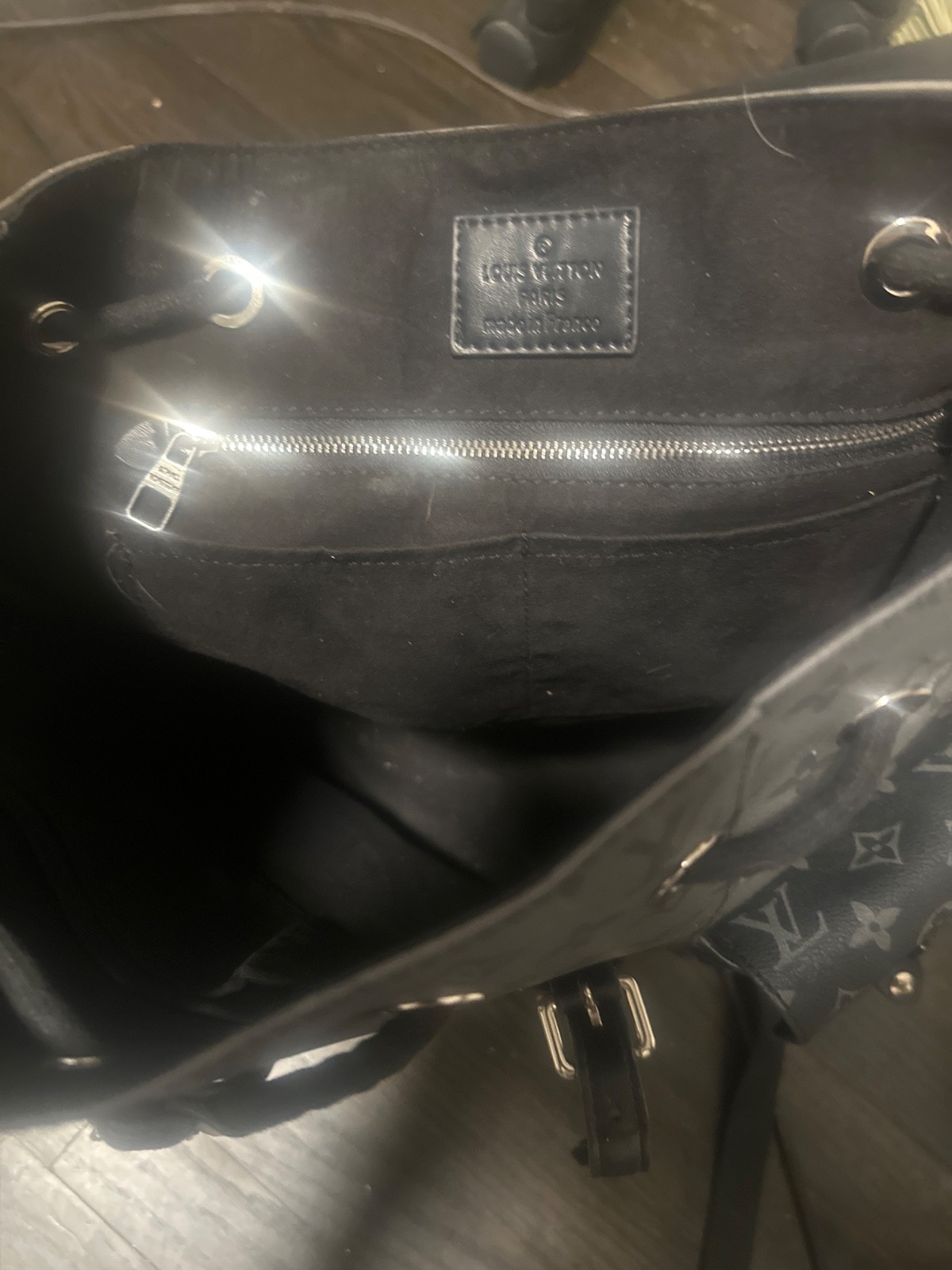 louis-vuitton backpack damier