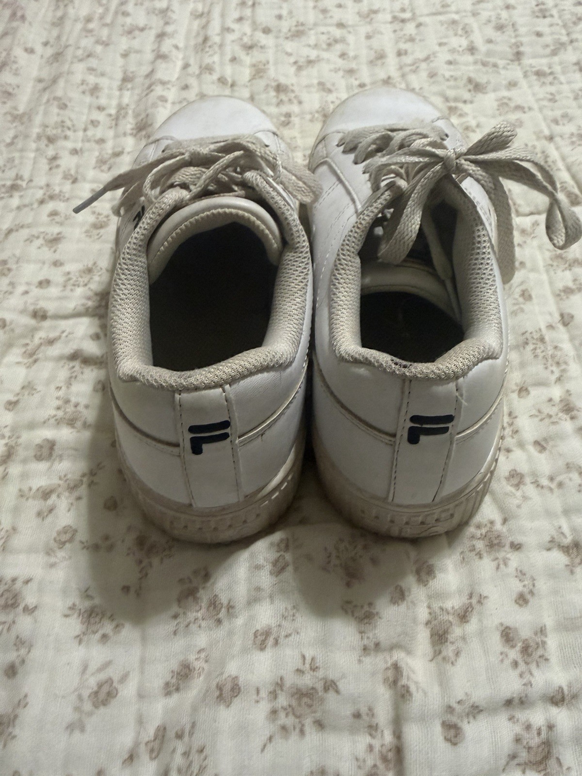 FILA Men’s Athletic Sneakers White/Navy Solid Low Top Lace Up