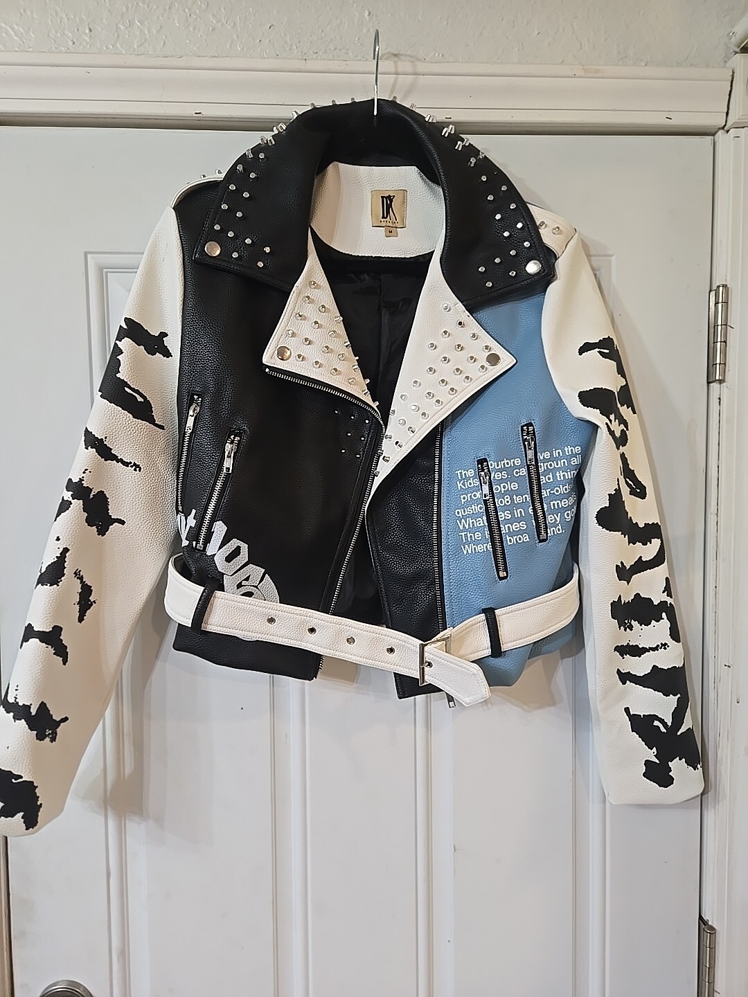 DARKSHE STUDDED JACKET FAUX LEATHER GRAFFITI VEGAN PU WOMENS MEDIUM BLIZZARD