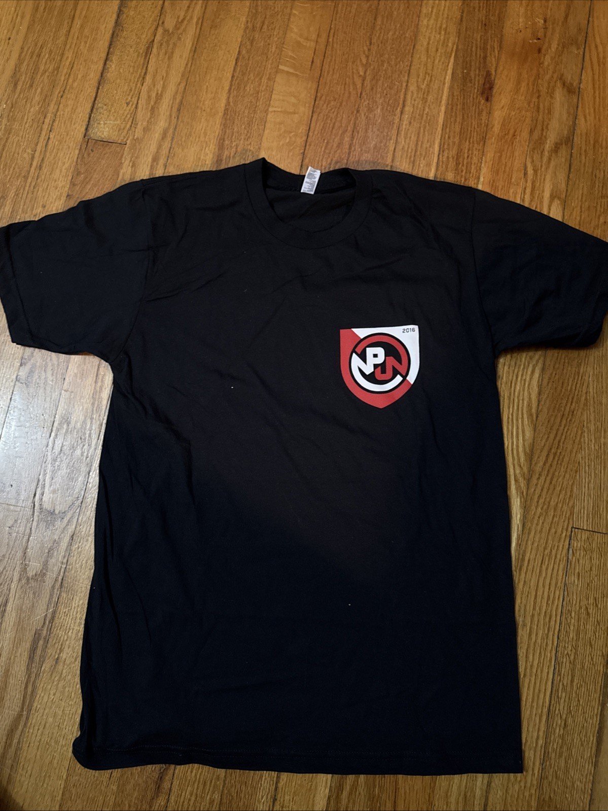 PEARL JAM 2016 NORTH AMERICAN TOUR T SHIRT – Adult Medium Lightning Bolt Concert