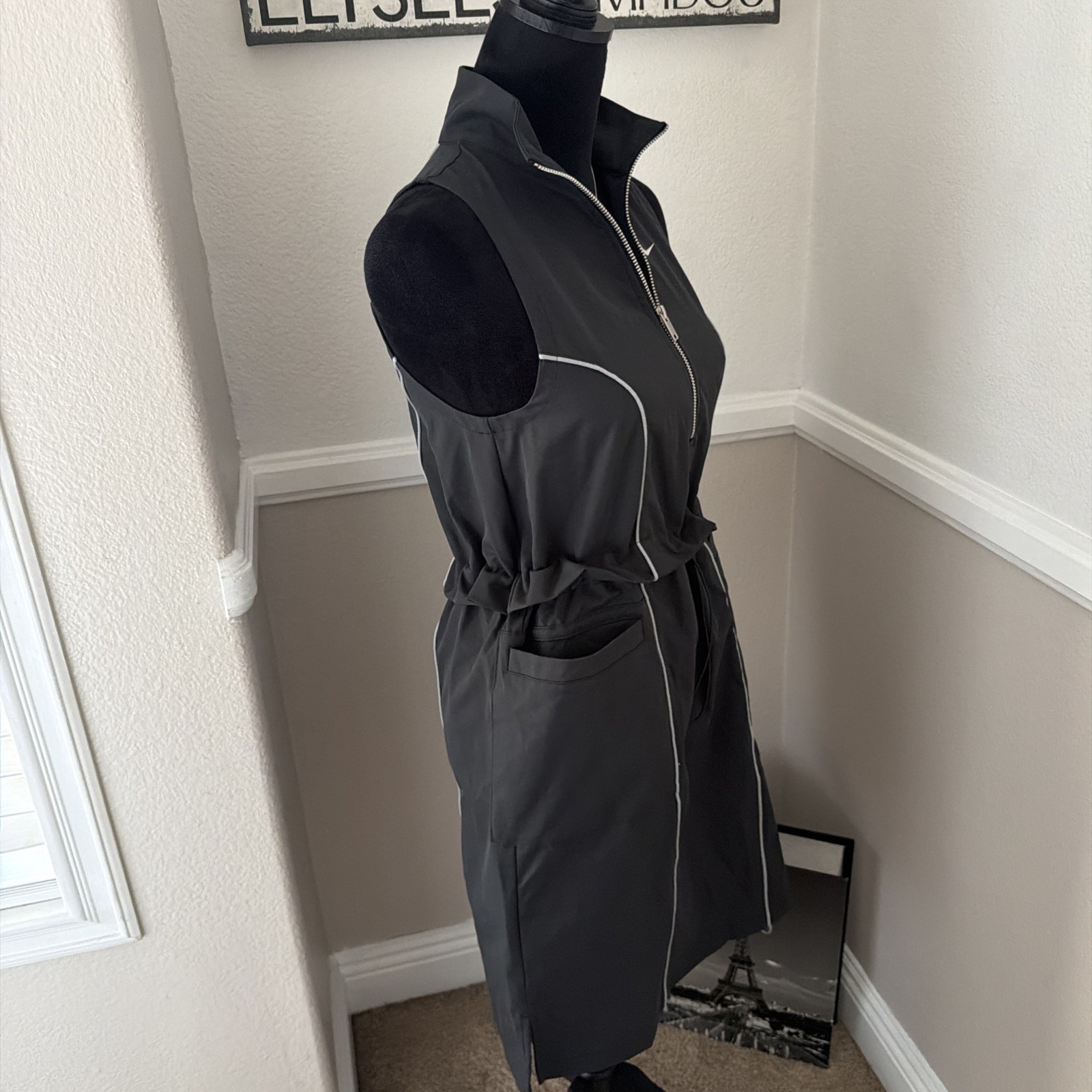 NWT NIKE Street Sleeveless Active Dress Zip Front Above Knee Black Small 4-6 $80