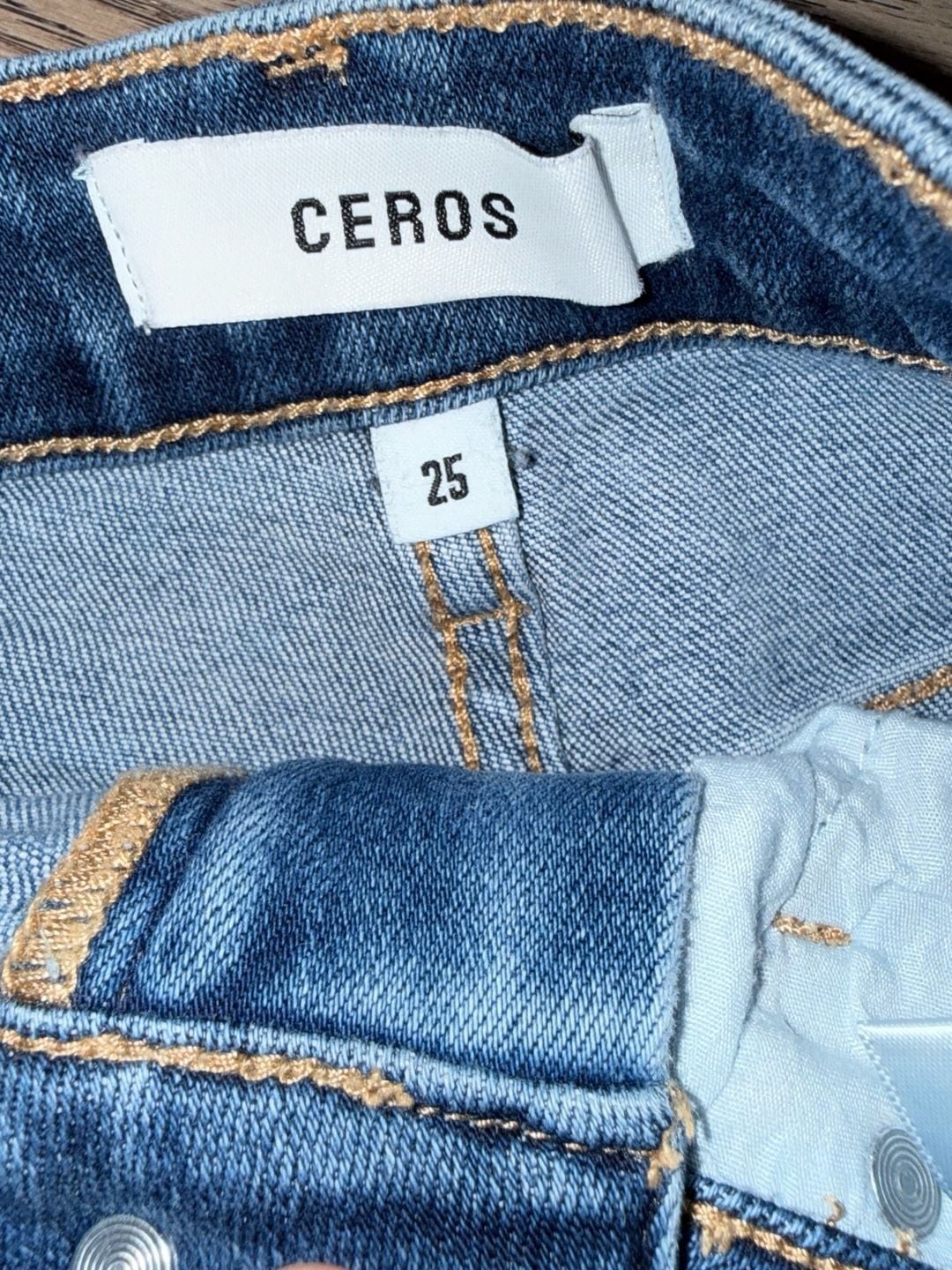 Ceros Two-Tone High Rise Raw Hem Denim Shorts