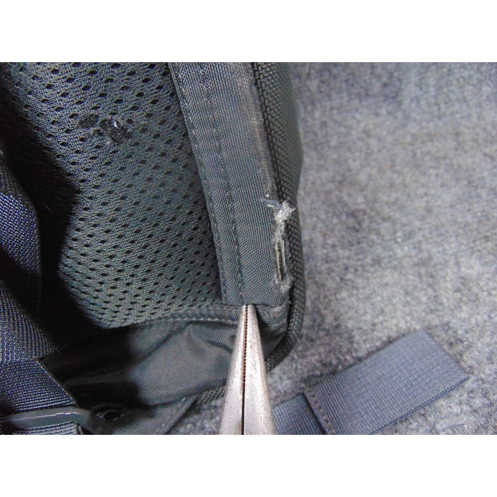 The North Face Recon Backpack Mens Black Teal FlexVent Daypack Hiking Bag Fray