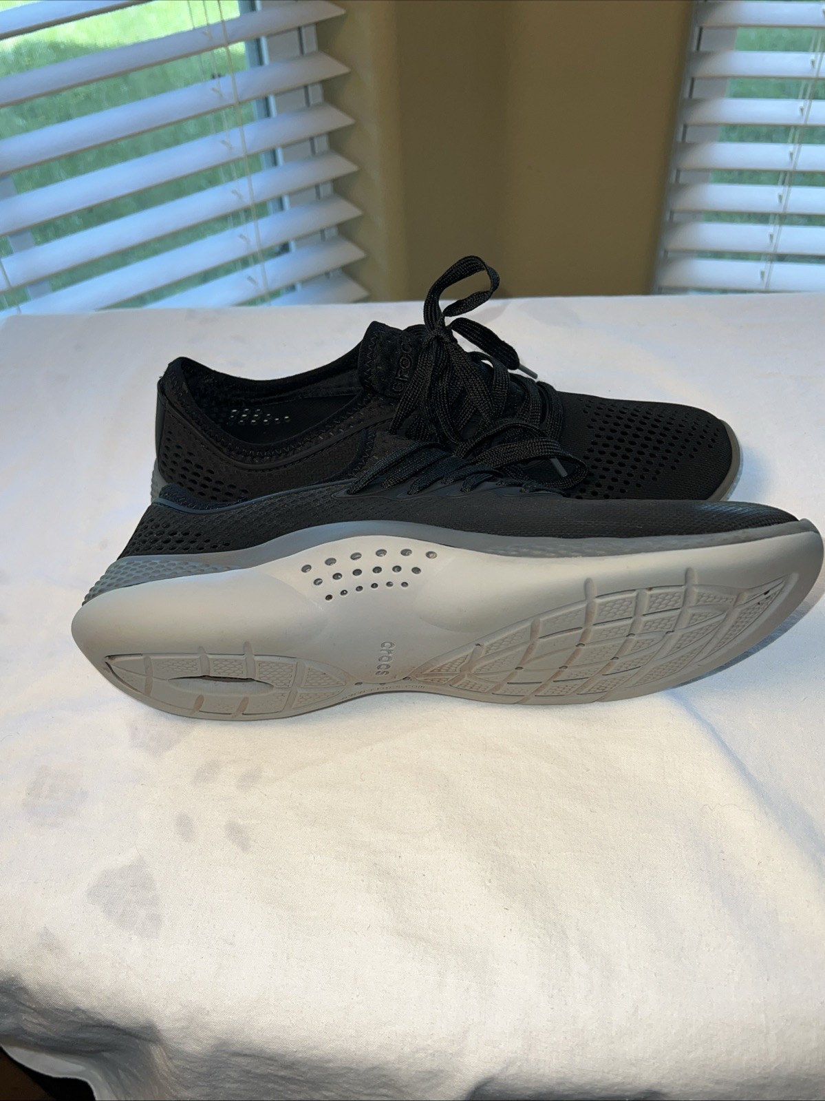 Crocs LiteRide 360 Pacer Black Slate Grey Athletic Shoe Men Sz 8 Lace Up Casual
