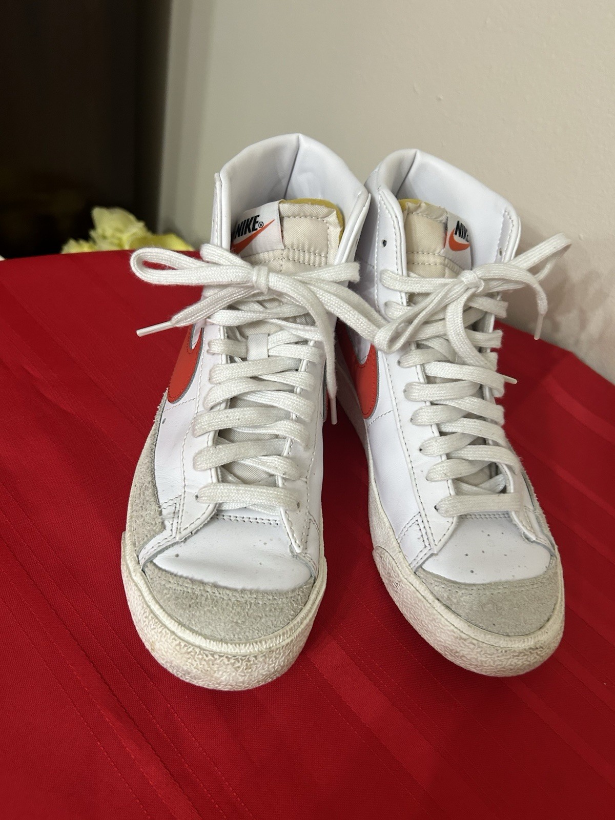 Nike Blazer Mid ’77 Vintage ‘White Red CZ1055-101 size women’s 7