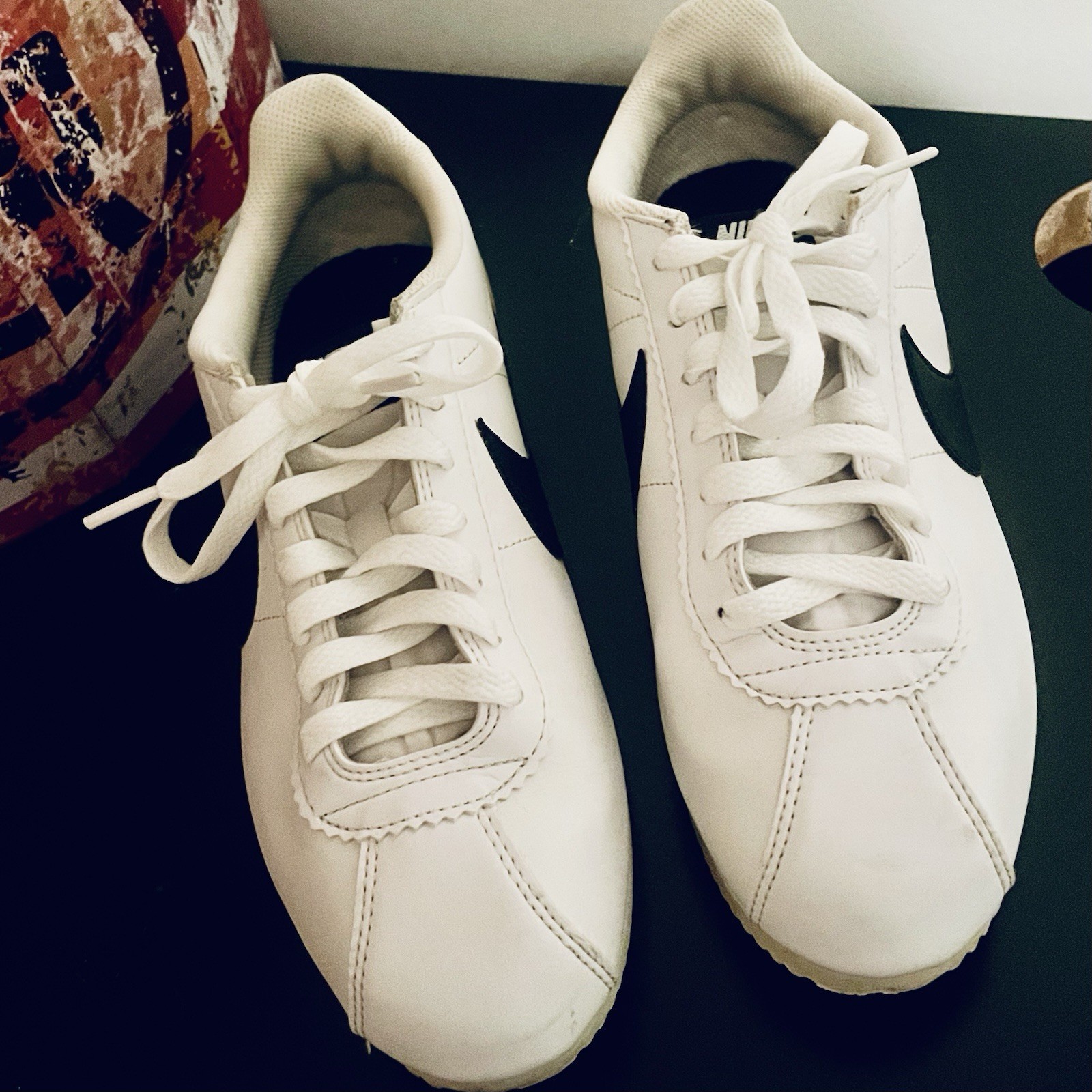 Nike Classic Cortez Leather White/Black Low Top Lace-Up Sneakers 807471-101
