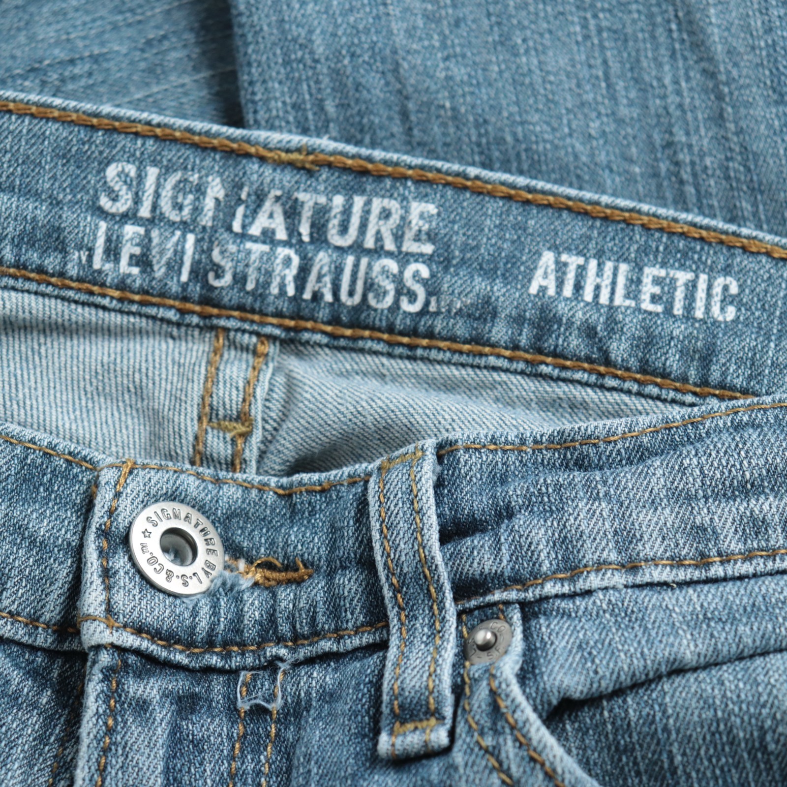 Levis Signature Athletic Fit Jeans Men’s W29 x L32 Blue Denim – Distressed Knee