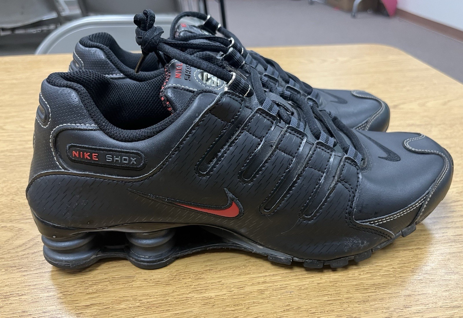 Nike Shox NZ Black Varsity Red Men’s Size 8.5