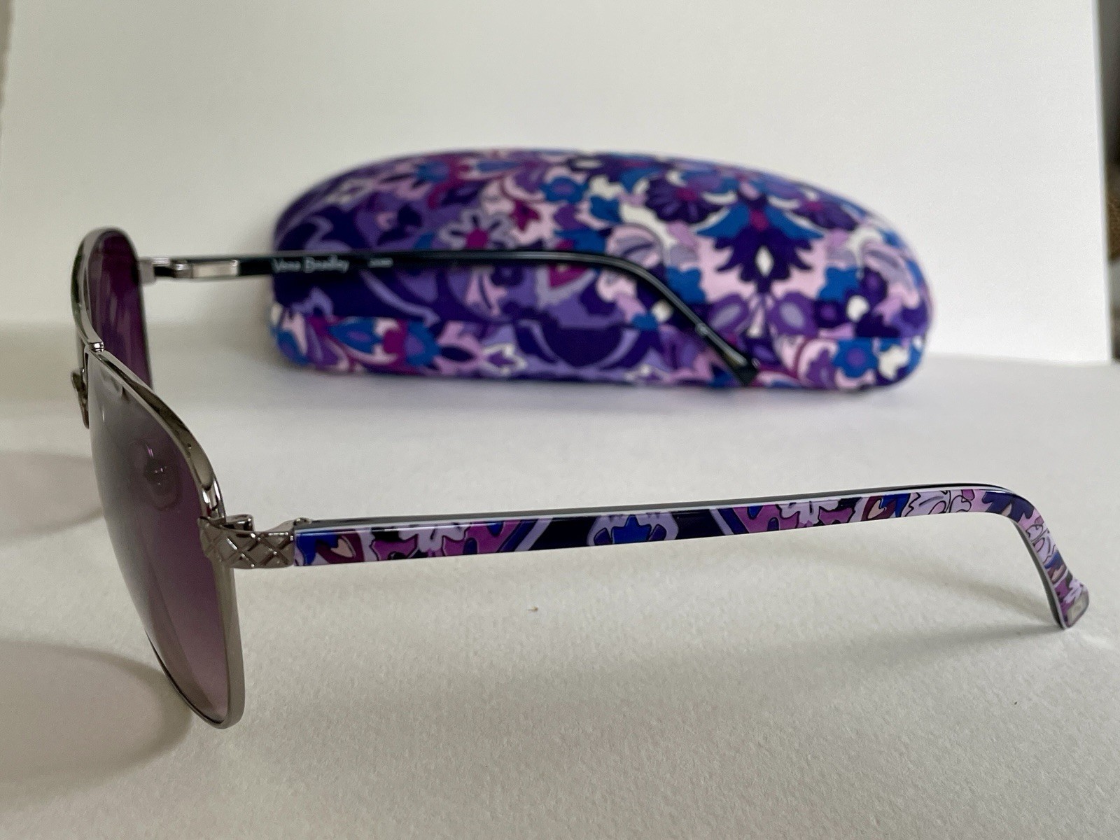 New Vera Bradley Letty Regal Rosette Gradient Purple Sunglasses With Case
