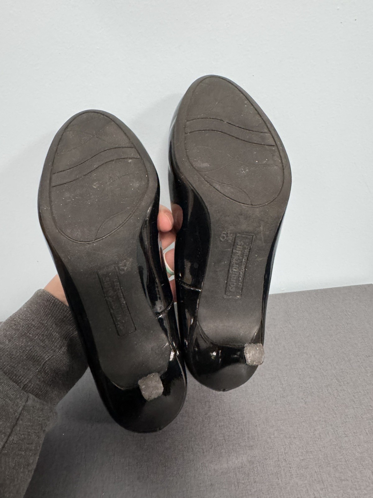 Comfort Plus by Predictions Black Patent Mid Heel Pumps Size 5.5