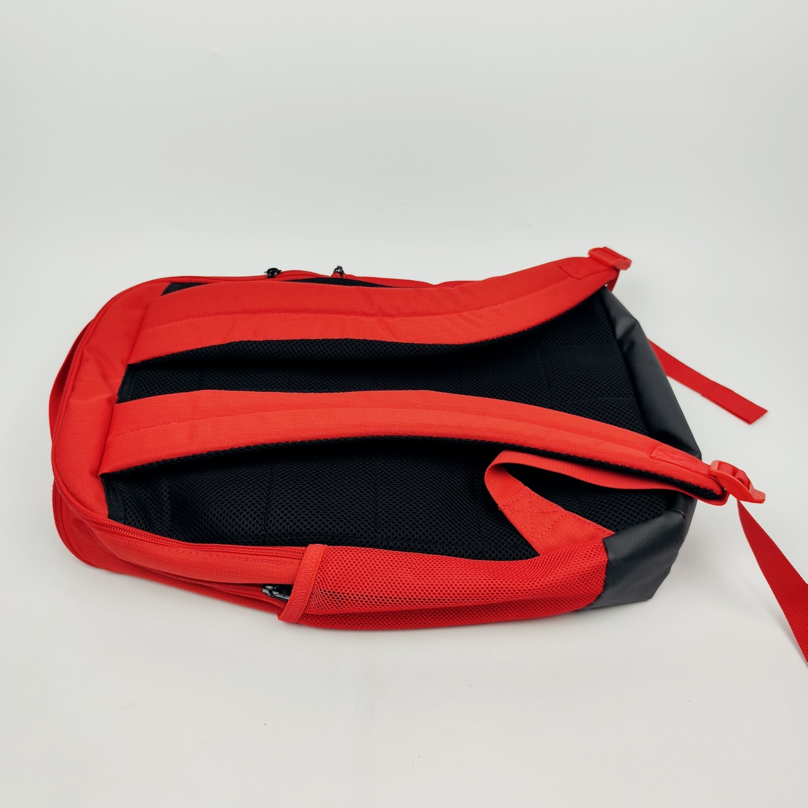 Nike Brasilia 9.5 Training Backpack (Medium, 24L) – Red (Used)