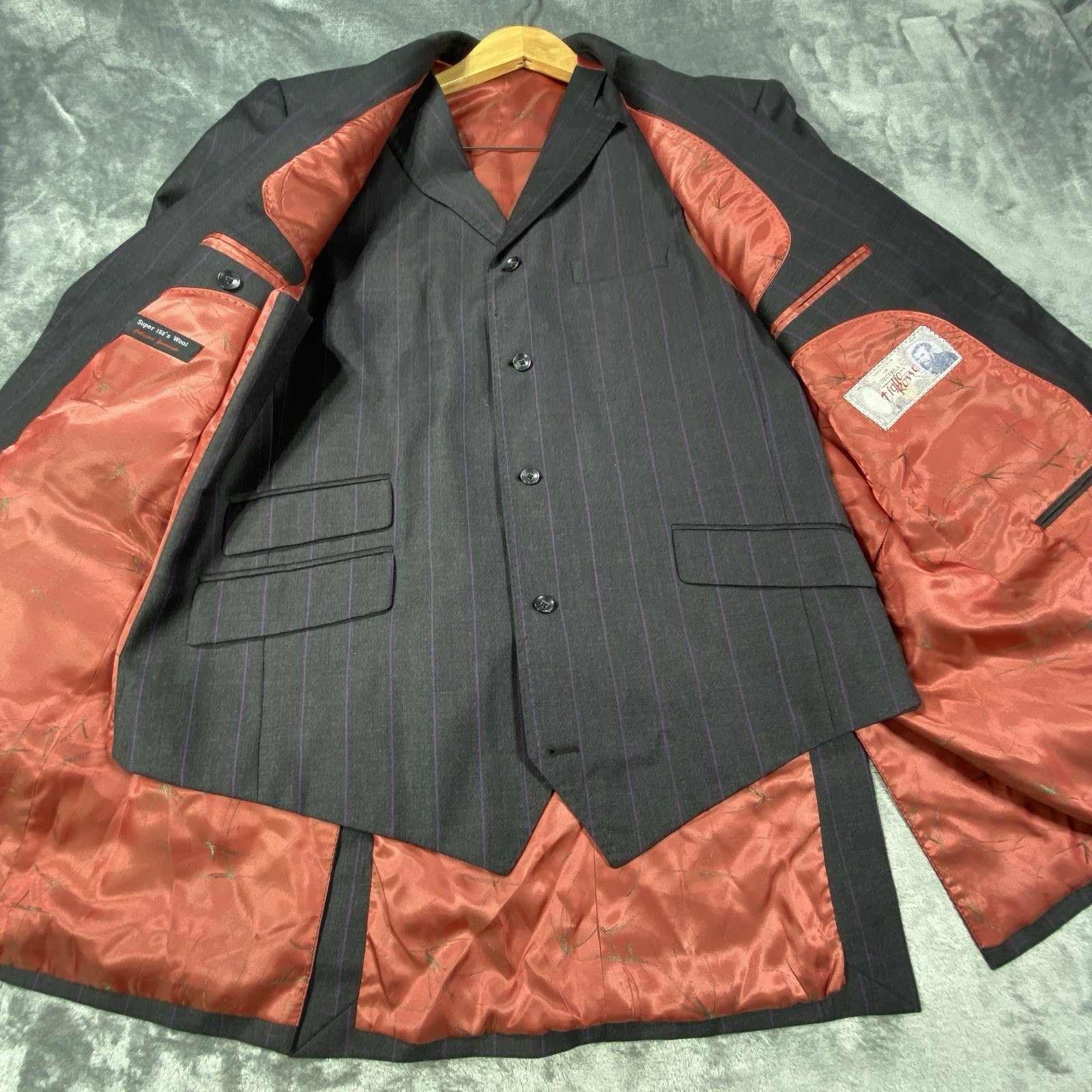 Tiglio Rosso 3 Piece Suit 36L Striped 150s Wool Blazer Vest Pleat Pants Italy