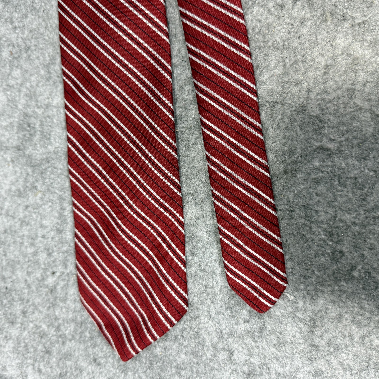 Trevira Tie Mens One Size Red Diagonal Stripe Polyester Dress Neckwear 52 in