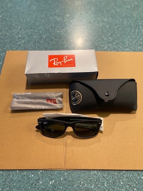 Ray-Ban Ray Ban Sunglasses Rubber Matte Black Wayfarer 52MM Italy