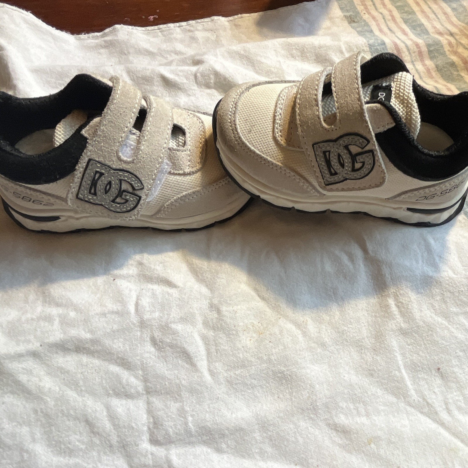 Dolce & Gabbana Kids Boys White/Black Logo Hook & Loop Low-Top Sneakers