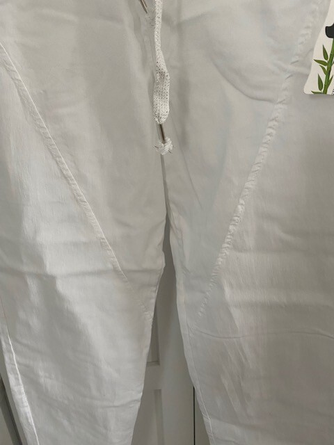 Women’s Drawstring Pants w/Button Accent pockets. MADE IN ITALY. NWT White sz M