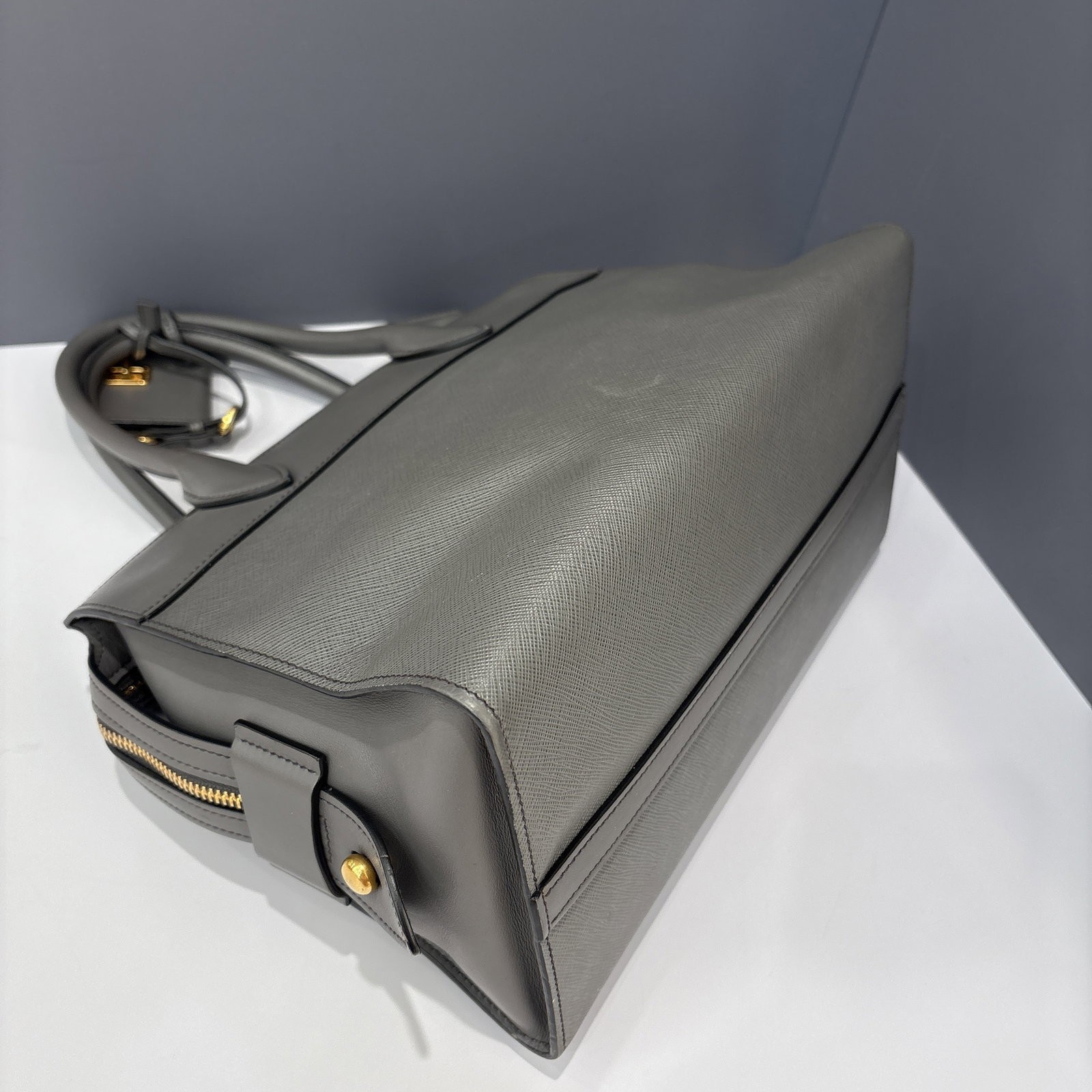 Prada Medium Esplanade Grey Saffiano Calfskin (jc1223m4)