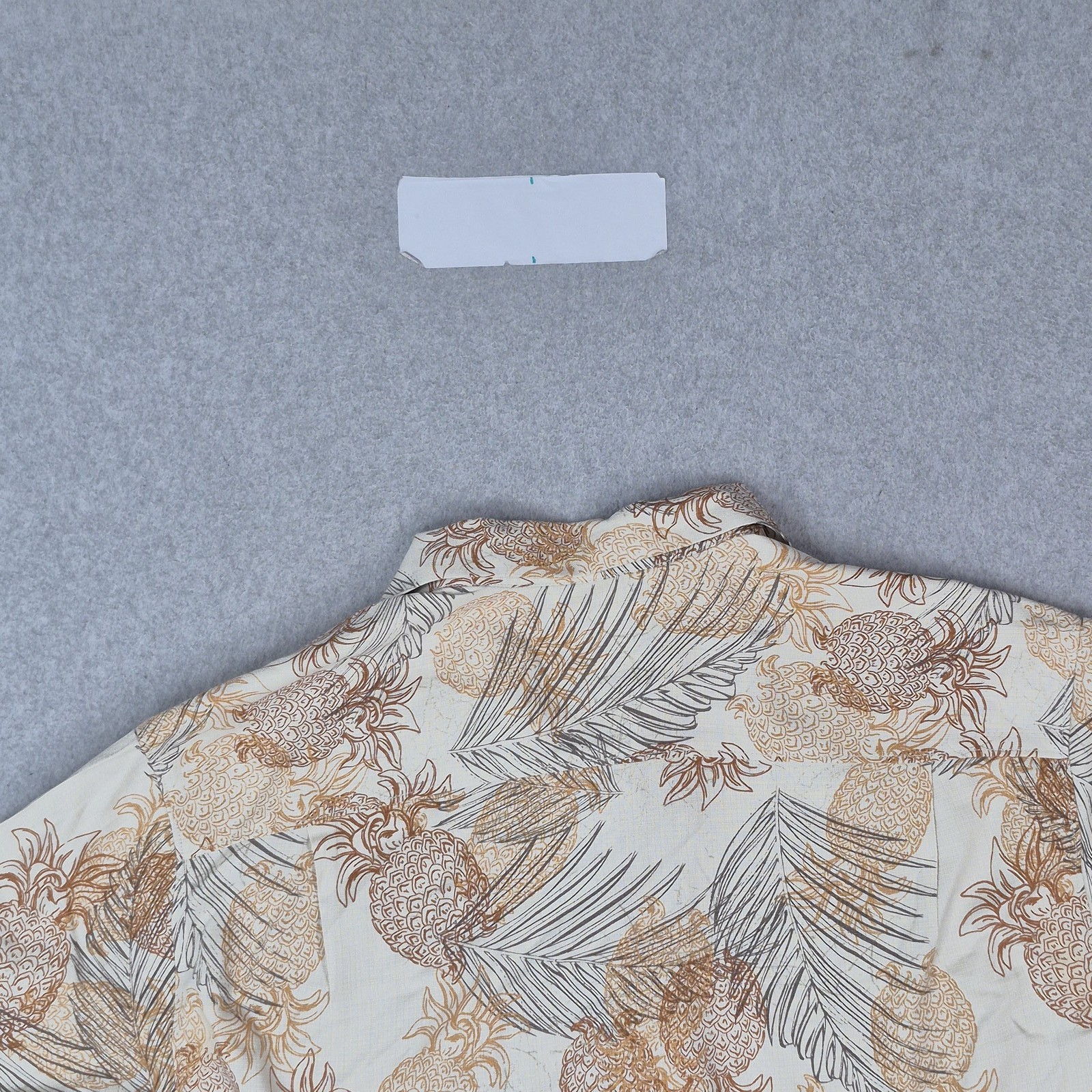 Tommy Bahama Men Button Up Shirt L Beige Pineapple Print 100% Silk Hawaiian