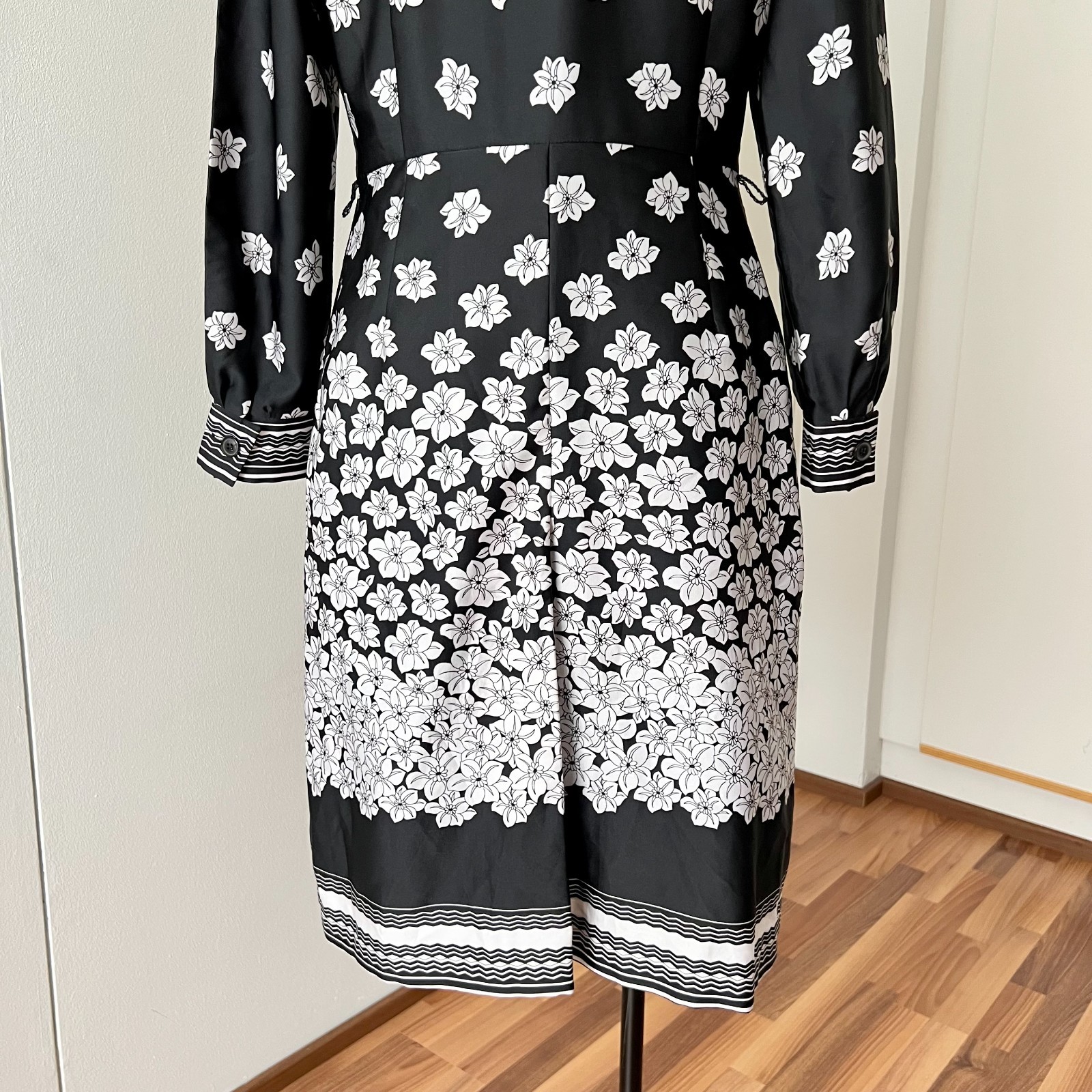 1970s TREVIRA Dagger Collar Floral Shirt Dress Border Print Long Sleeves Midi 42