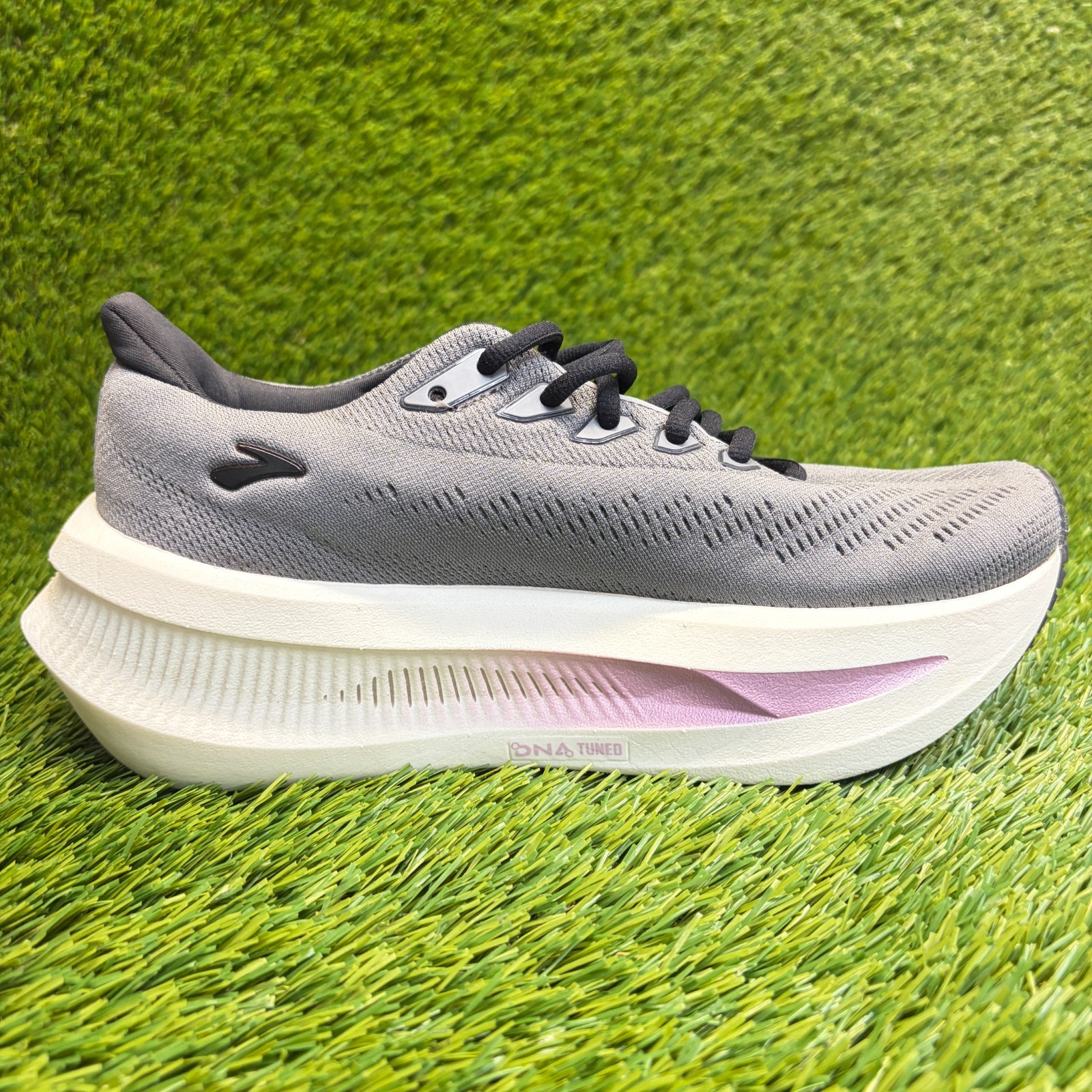 Brooks Glycerin Max 2 Womens Size 7.5 Gray Pink Athletic Running Shoes Sneakers