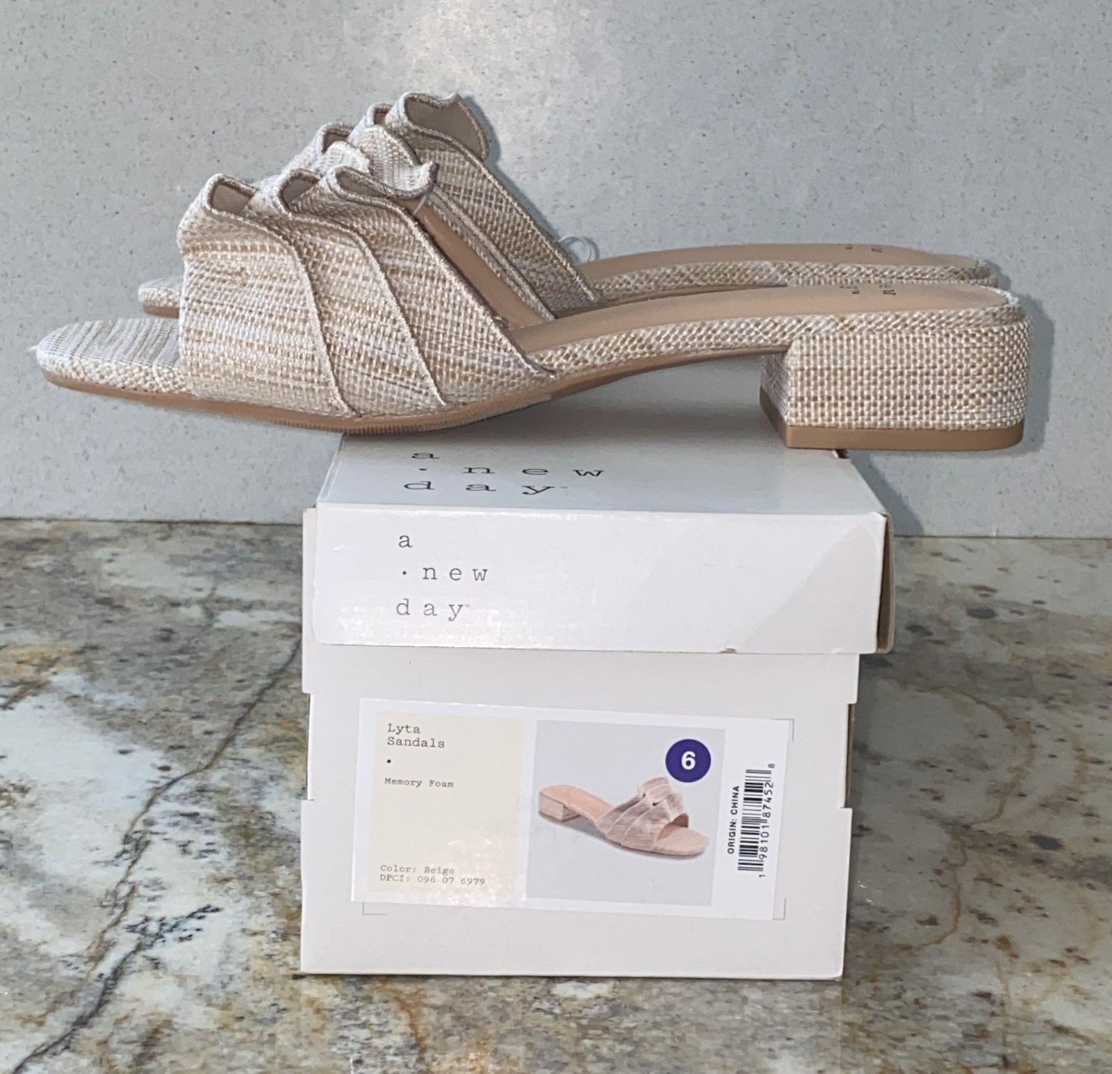 NEW W/TAGS A NEW DAY LYTA RAFFIA RUFFLE SANDALS W/MEMORY FOAM INSOLE WOMENS SZ 6