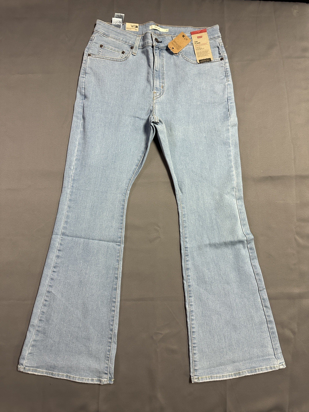 New Levi’s 726 High Rise Flare Women’s Jeans Different Route – Light Wash 32×30