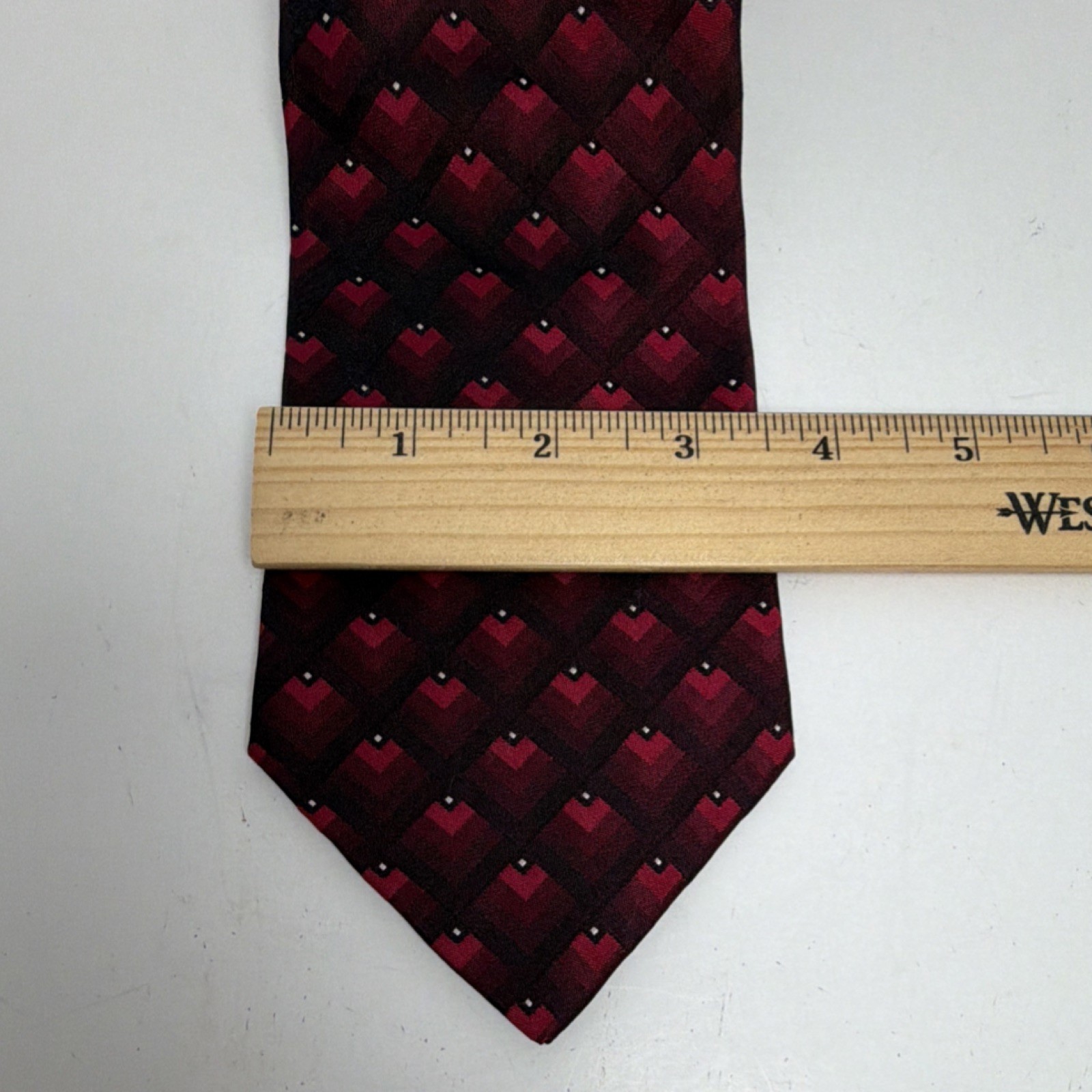 Mark Pendleton Men’s Red Black Silk Geometric Tie Classic Size 57-60″ x 3.5″ 044