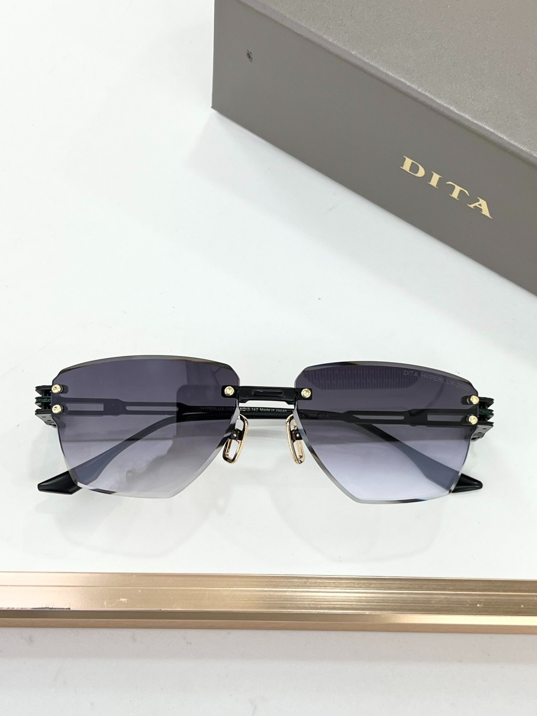 DITA DTS197 Rimless Geometric Shield Sunglasses 58-13-142 Japan