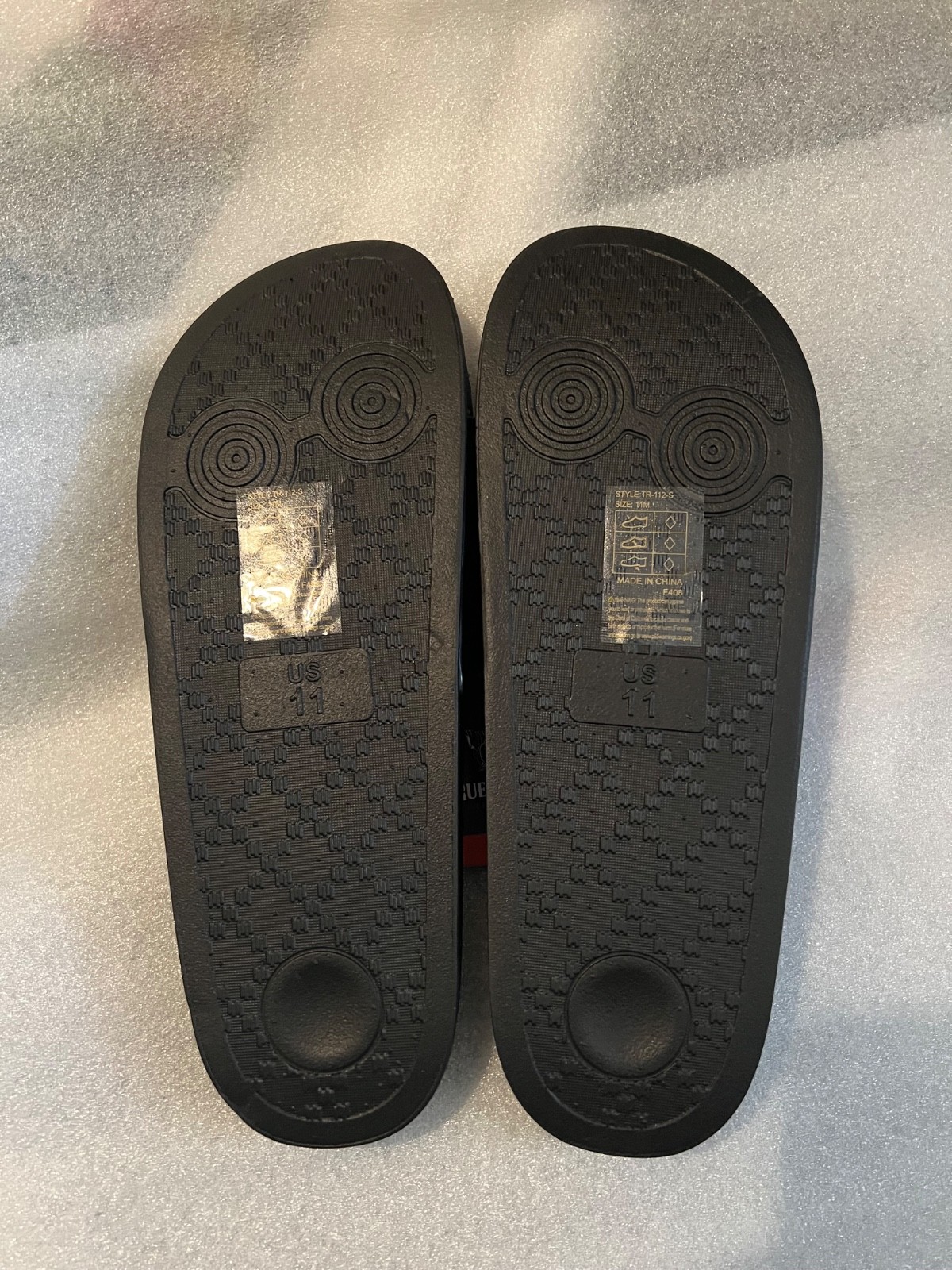 True Religion Men’sTR-112-S Black & White Logo Slide Sandals Lightweight Size 11