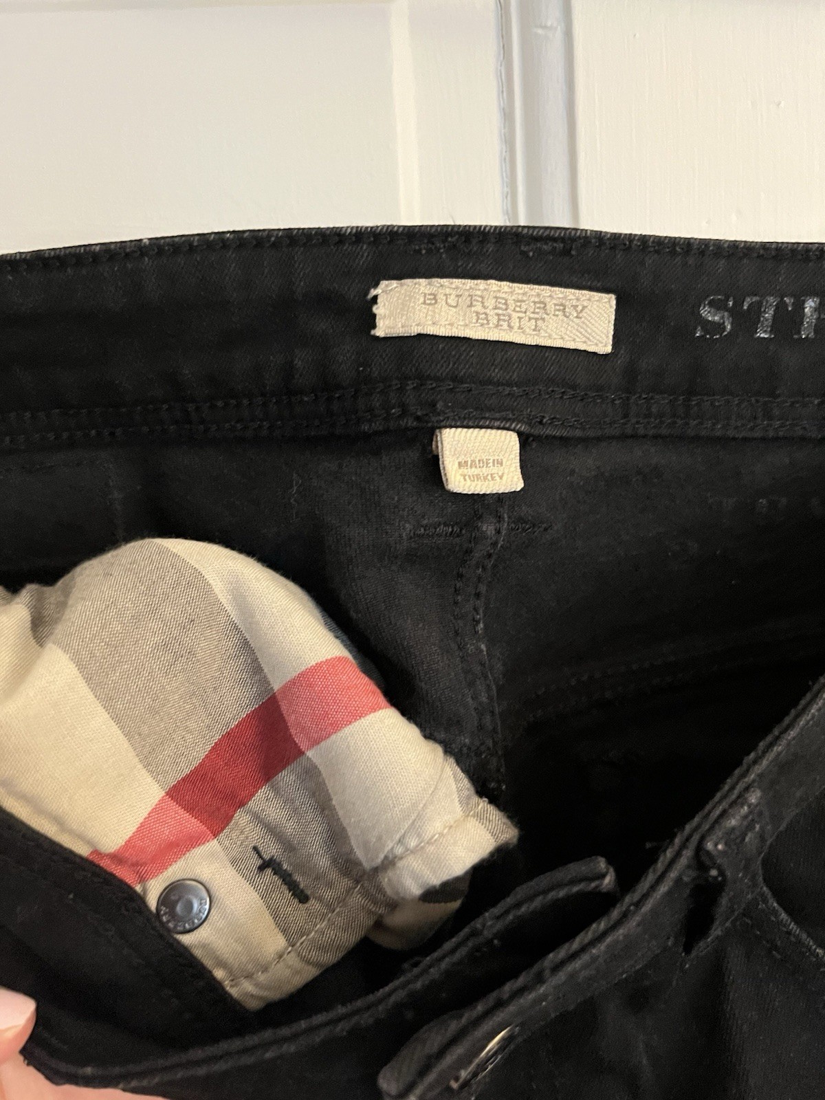 Burberry Brit Women’s Black Denim Jeans Size 27R – Pre-owned