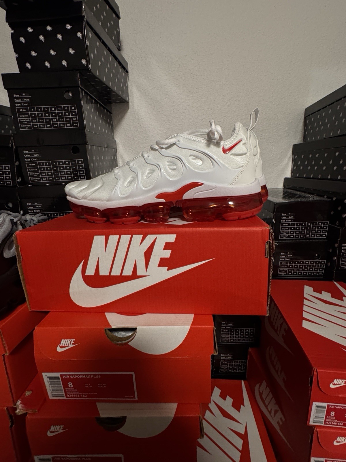 Nike Air VaporMax Plus White/Red Low Top Lace-Up Men’s Athletic Sneakers