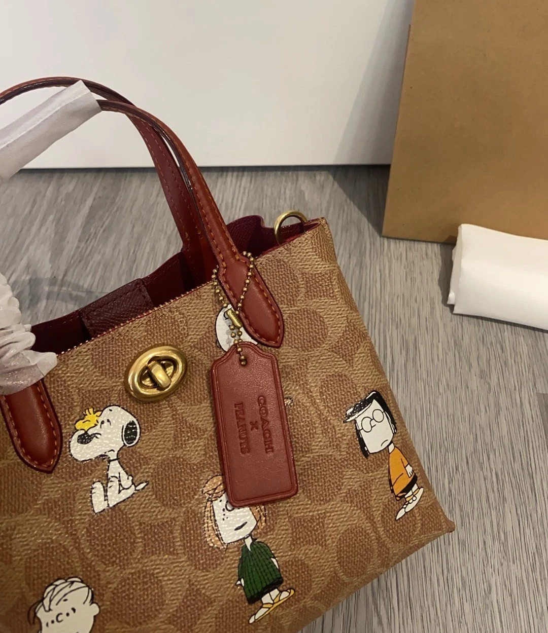 NWT Coach X Peanuts CBF74 Willow Tote Bag 18 Signature Canvas Leather New Outlet