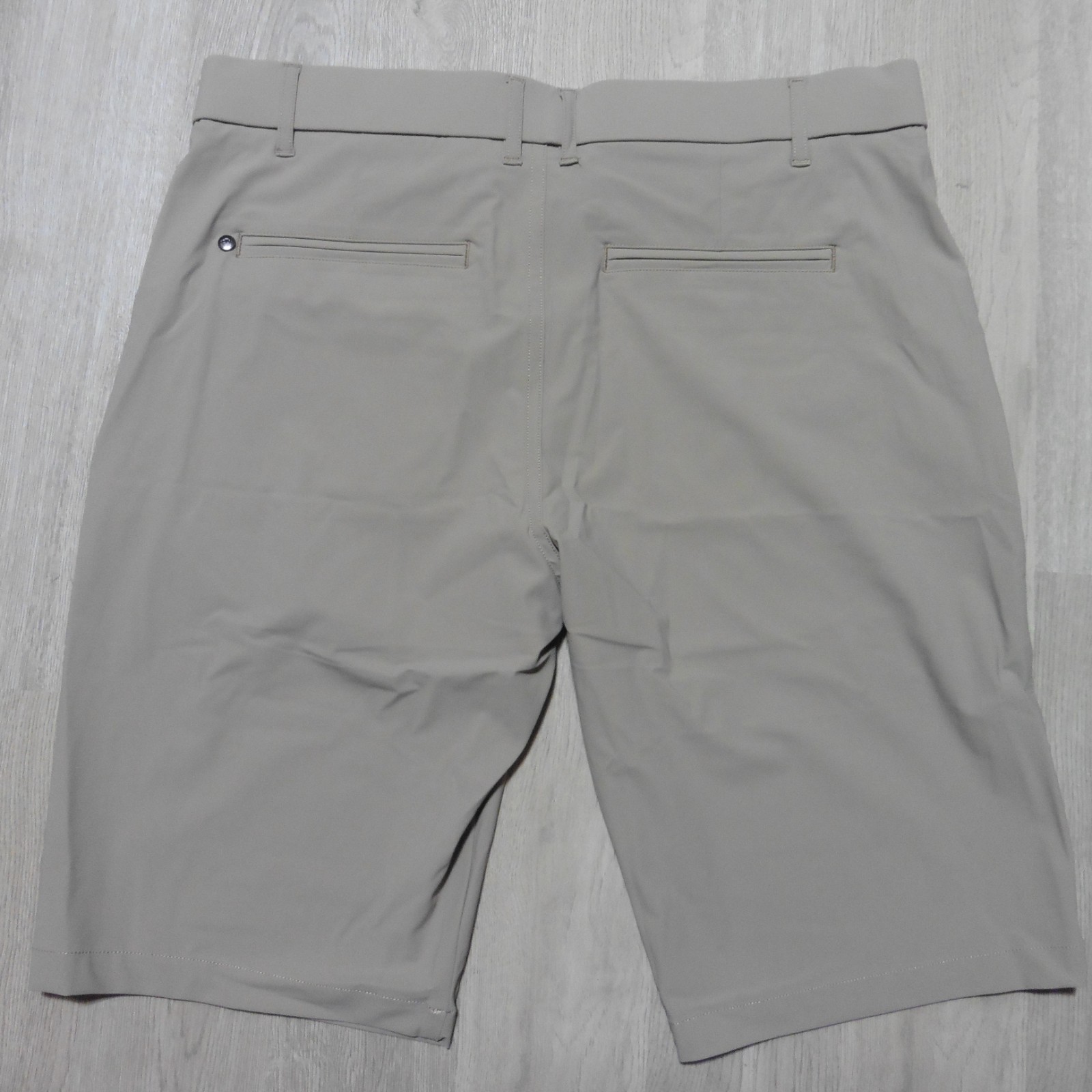 GREYSON Mens 32 (34) MONTAUK SHORTS RIVERSTONE BEIGE PERFORMANCE GOLF 10”