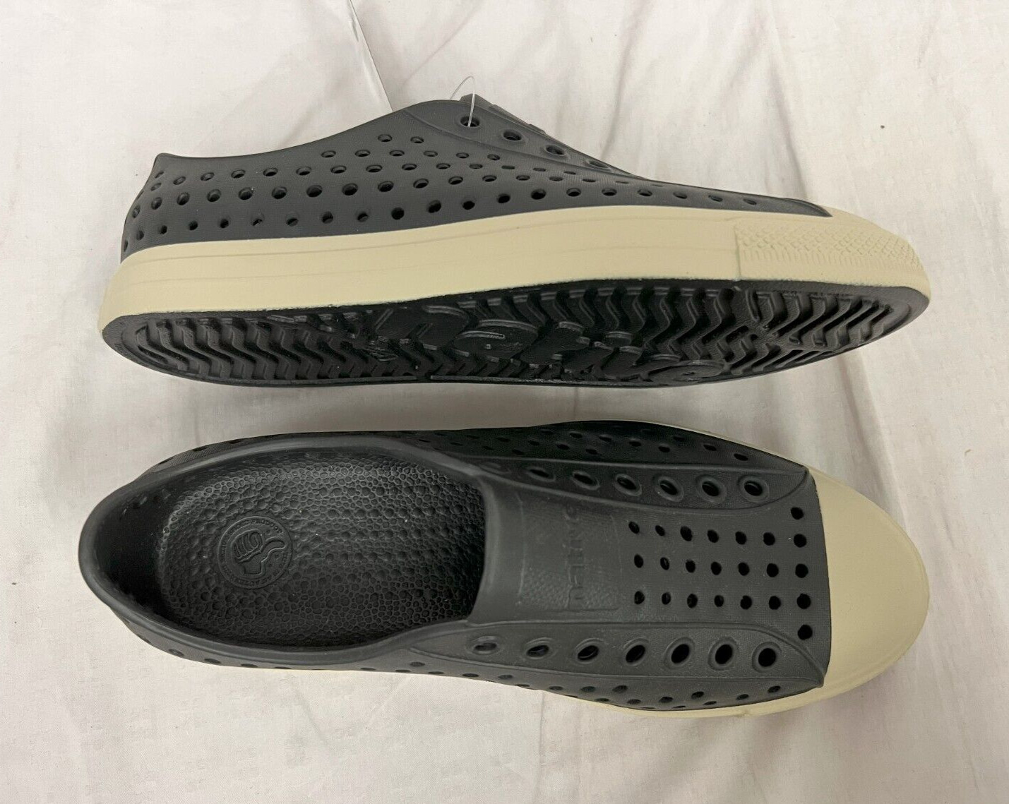 Native Adults Jefferson Slip On Sneaker/Water Shoe Jiffy Black Men 5/Women 7 New