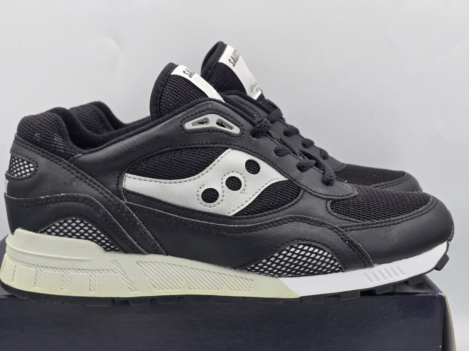 VTG Men’s Saucony Shadow 89 6000 Stealth Black Silver 2068-3 | Size 10.5 – NEW