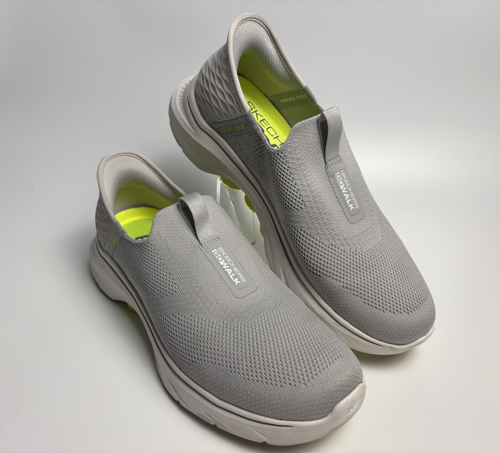 Skechers Go Walk Easy On 2 Men’s Size 7.5 Light Gray Slip-Ins Sneakers