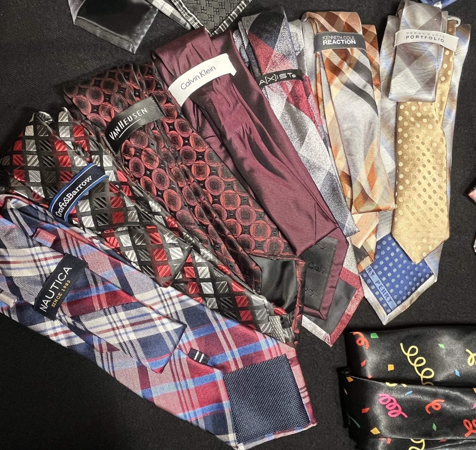 Lot of 22 Men’s Neckties Assorted Plaid Striped Geometric Holiday Dress Ties